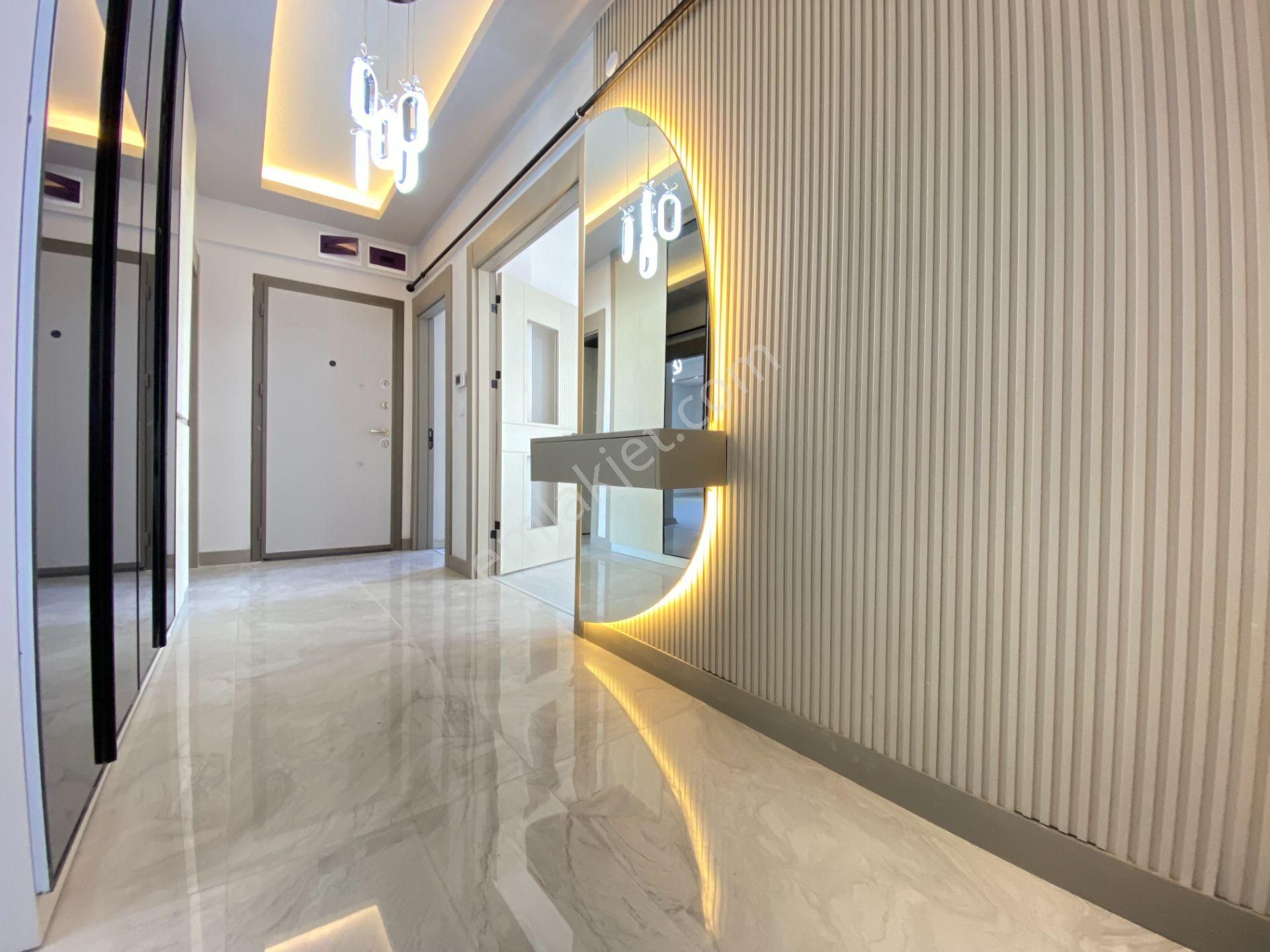 Gökçe Emlak'tan Saray Merkezde Satılık 4+1 Ultralüx Daire