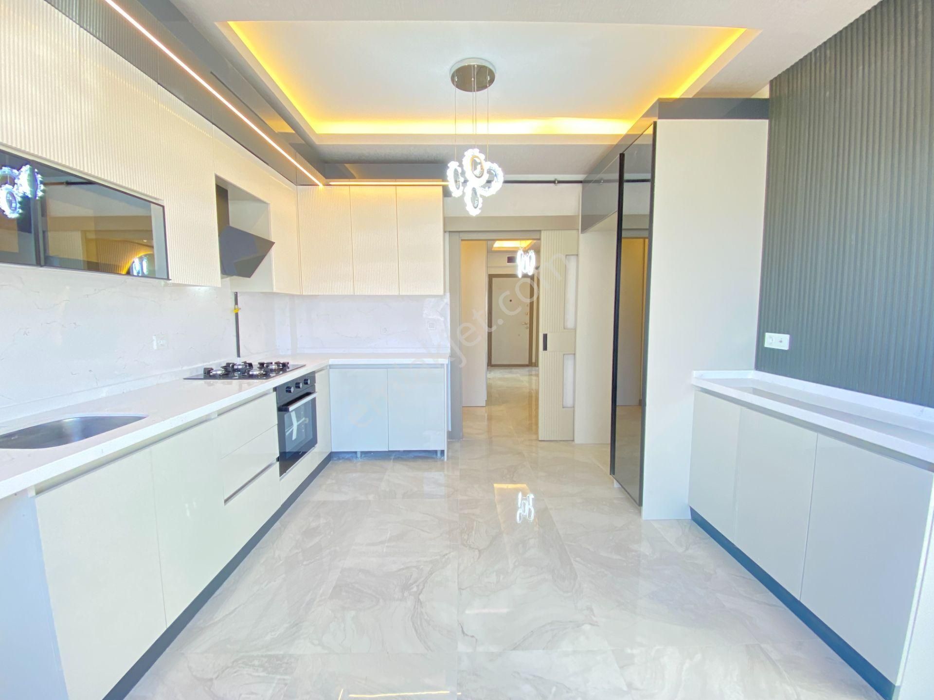 Gökçe Emlak'tan Saray Merkezde Satılık 4+1 Ultralüx Daire - Görsel 23