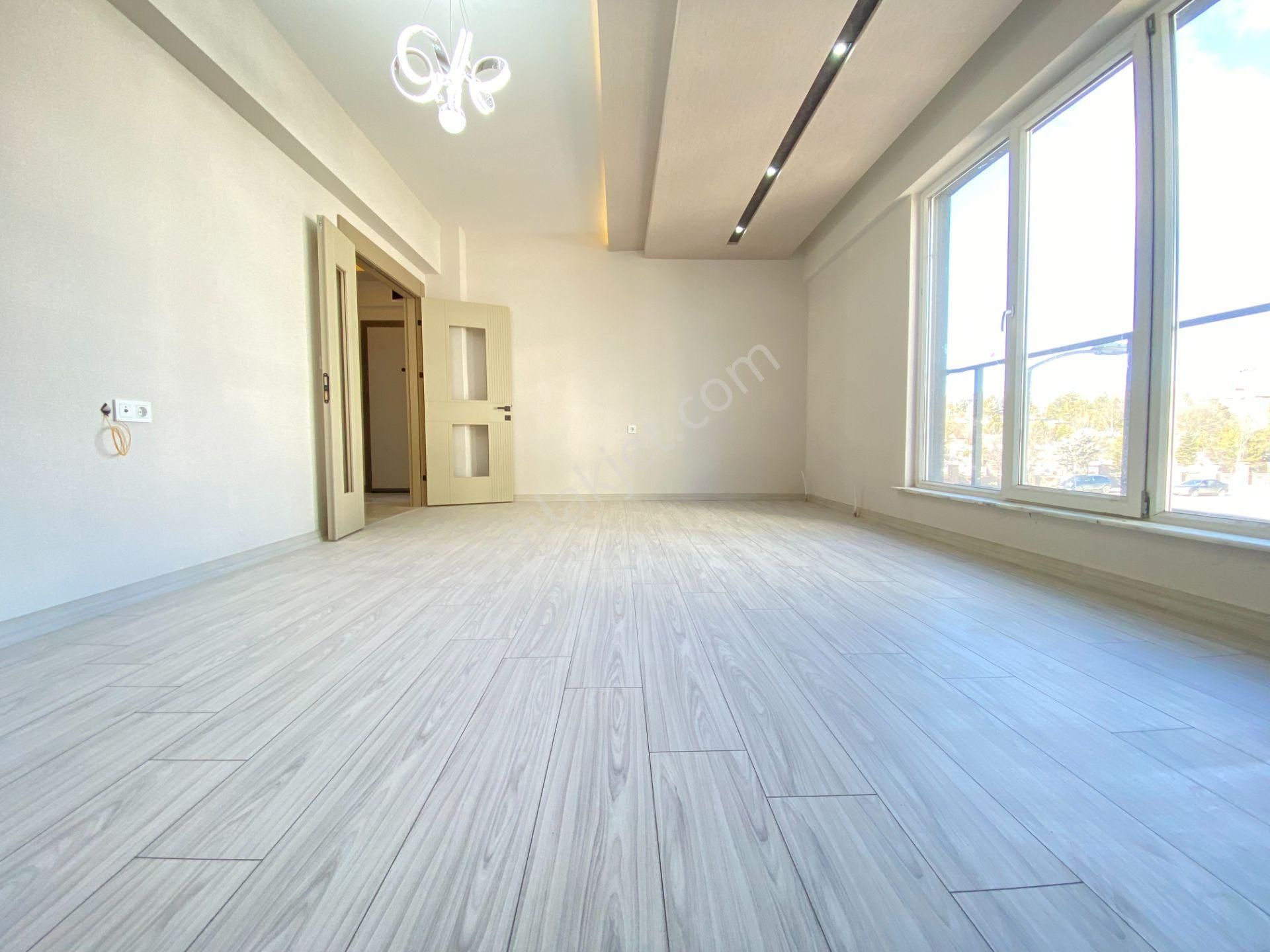 Gökçe Emlak'tan Saray Merkezde Satılık 4+1 Ultralüx Daire - Görsel 8