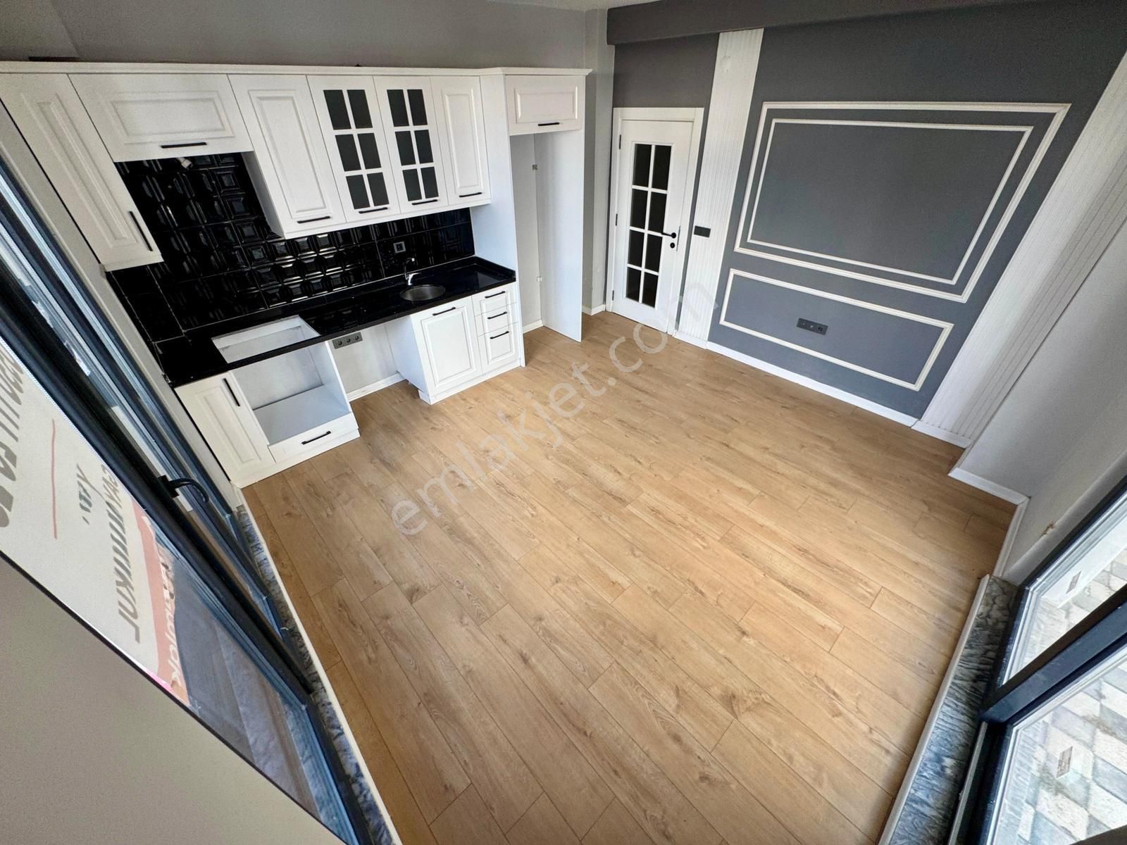 🏡 Referans'tan Akçay'da Ara Kat Ön Cephe Şık Tasarımlı 2+1 Daire - Görsel 6