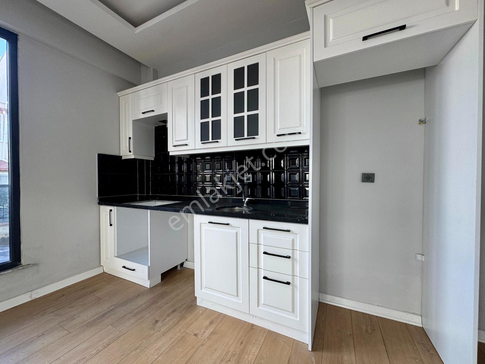 🏡 Referans'tan Akçay'da Ara Kat Ön Cephe Şık Tasarımlı 2+1 Daire - Görsel 4