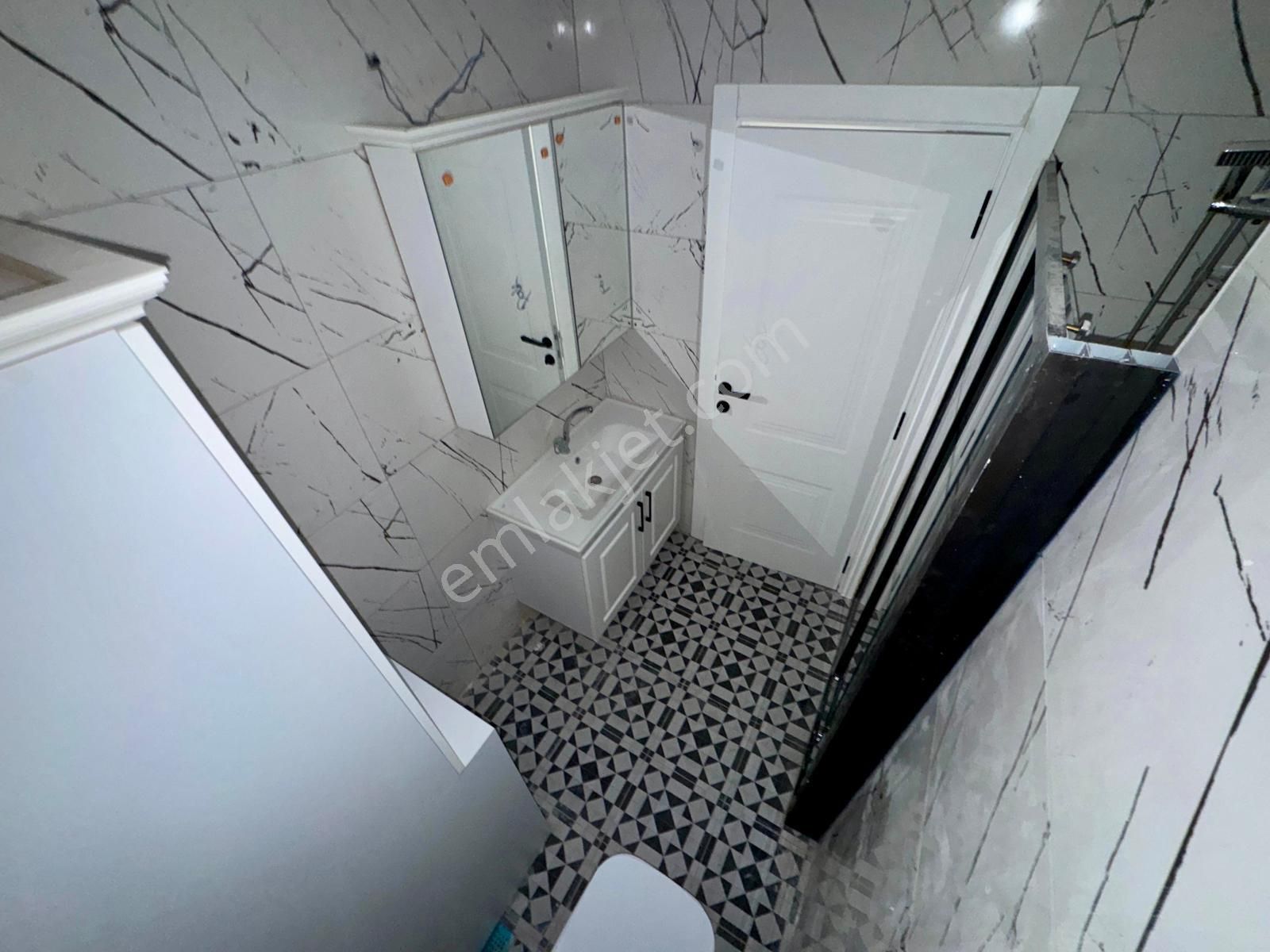 🏡 Referans'tan Akçay'da Ara Kat Ön Cephe Şık Tasarımlı 2+1 Daire - Görsel 12