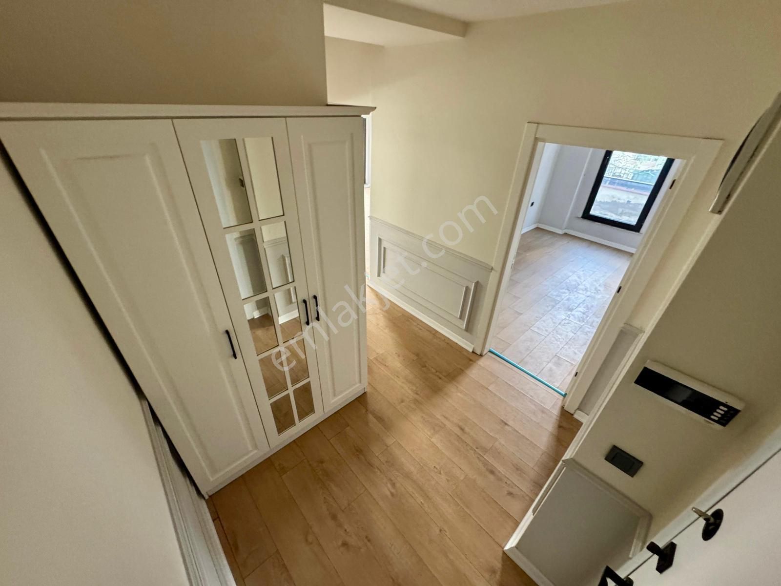 🏡 Referans'tan Akçay'da Ara Kat Ön Cephe Şık Tasarımlı 2+1 Daire - Görsel 23