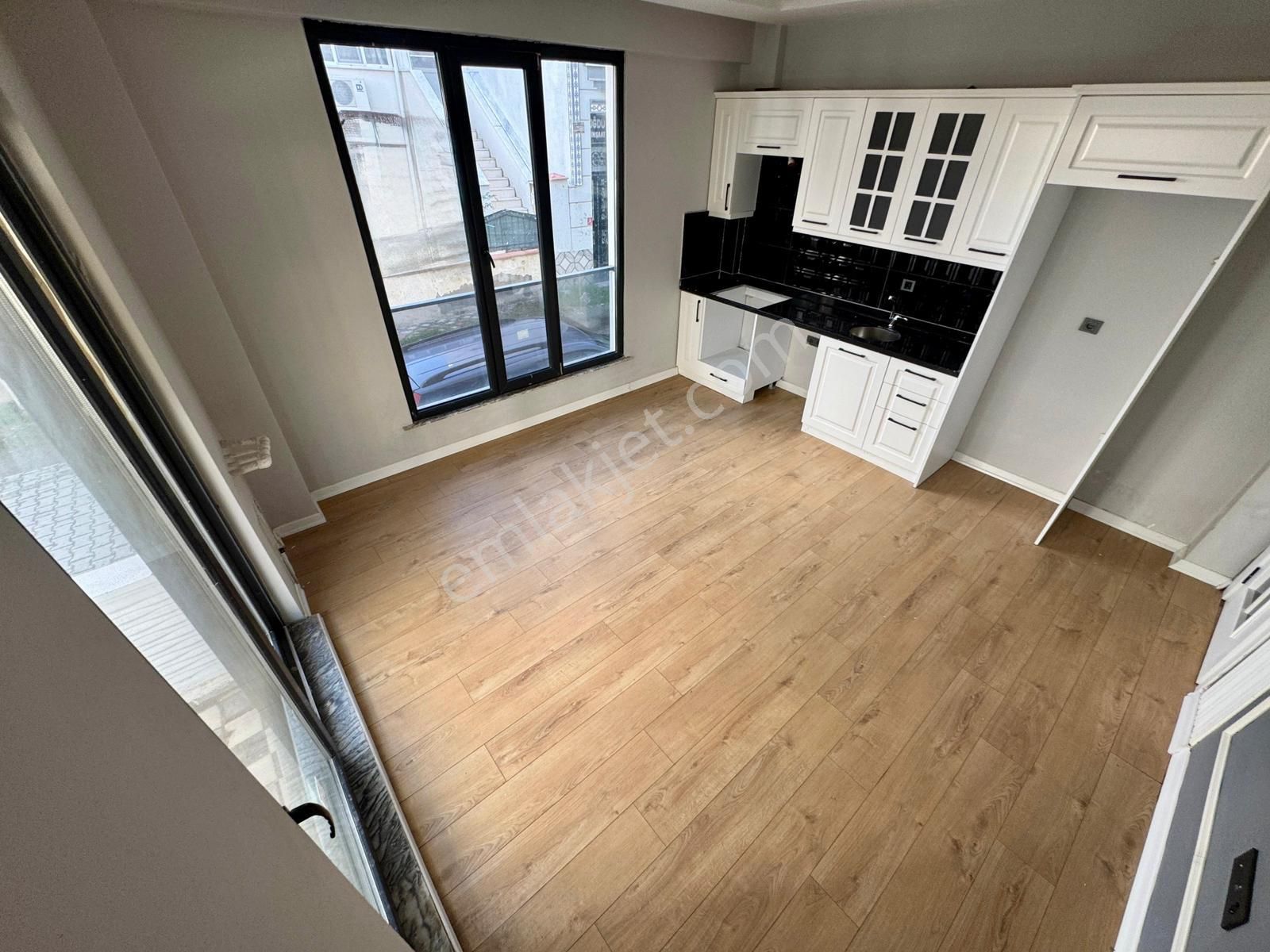 🏡 Referans'tan Akçay'da Ara Kat Ön Cephe Şık Tasarımlı 2+1 Daire - Görsel 8