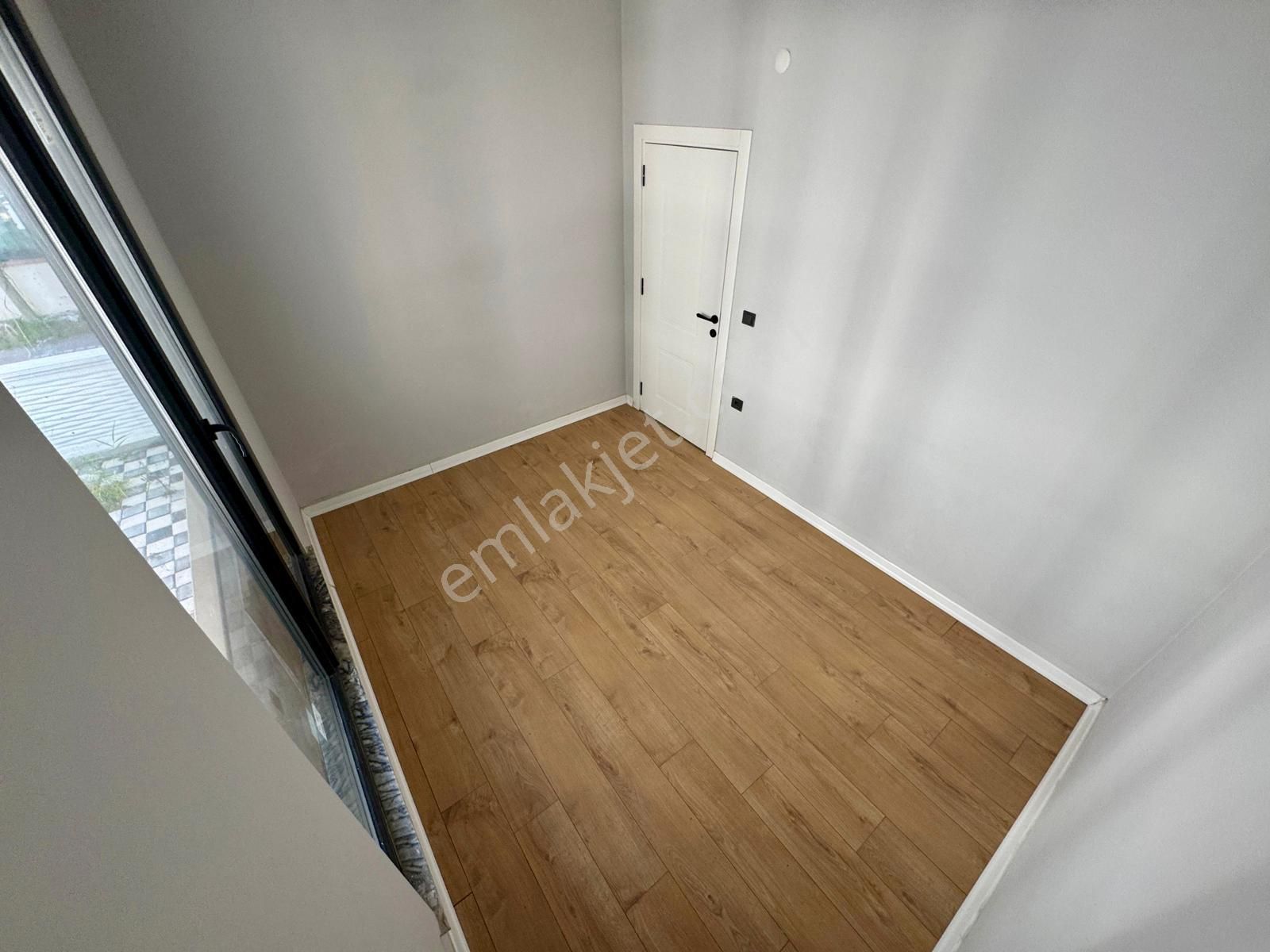 🏡 Referans'tan Akçay'da Ara Kat Ön Cephe Şık Tasarımlı 2+1 Daire - Görsel 15