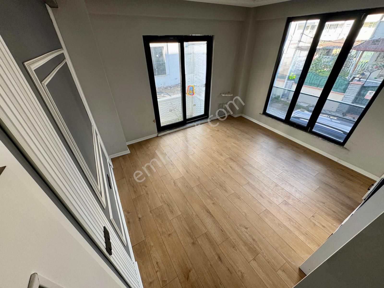 🏡 Referans'tan Akçay'da Ara Kat Ön Cephe Şık Tasarımlı 2+1 Daire - Görsel 9