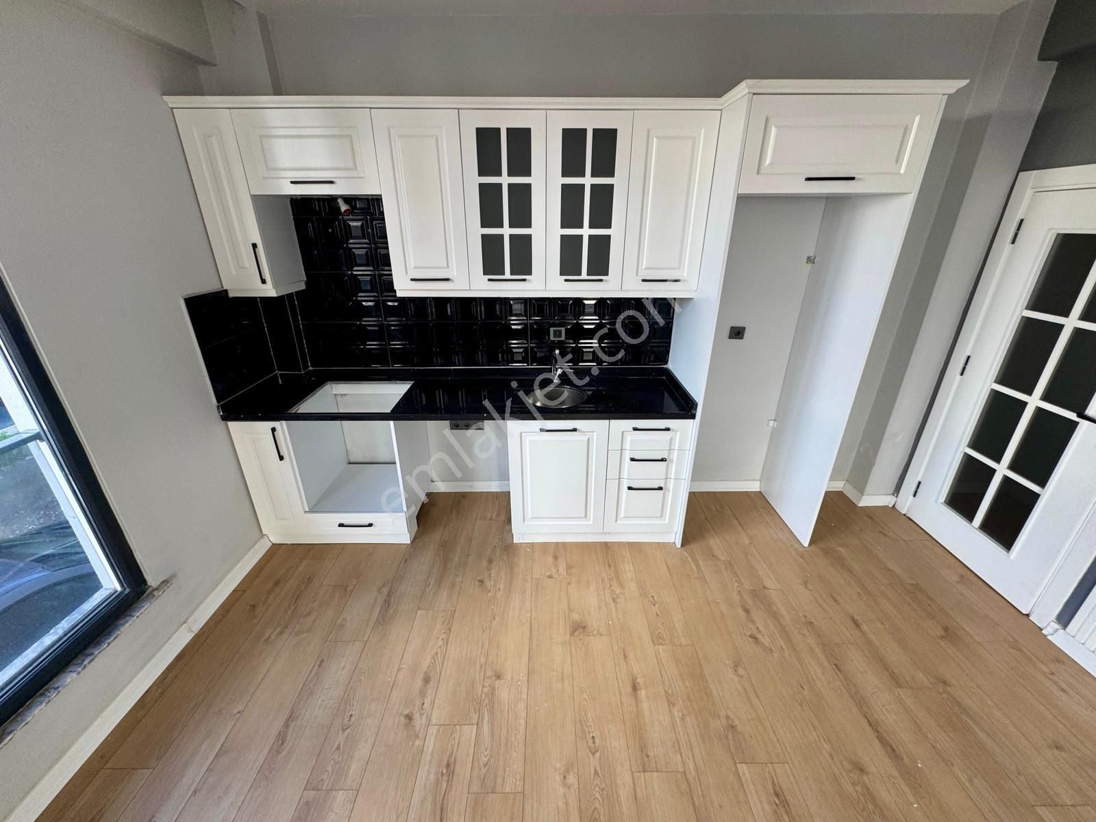 🏡 Referans'tan Akçay'da Ara Kat Ön Cephe Şık Tasarımlı 2+1 Daire - Görsel 2