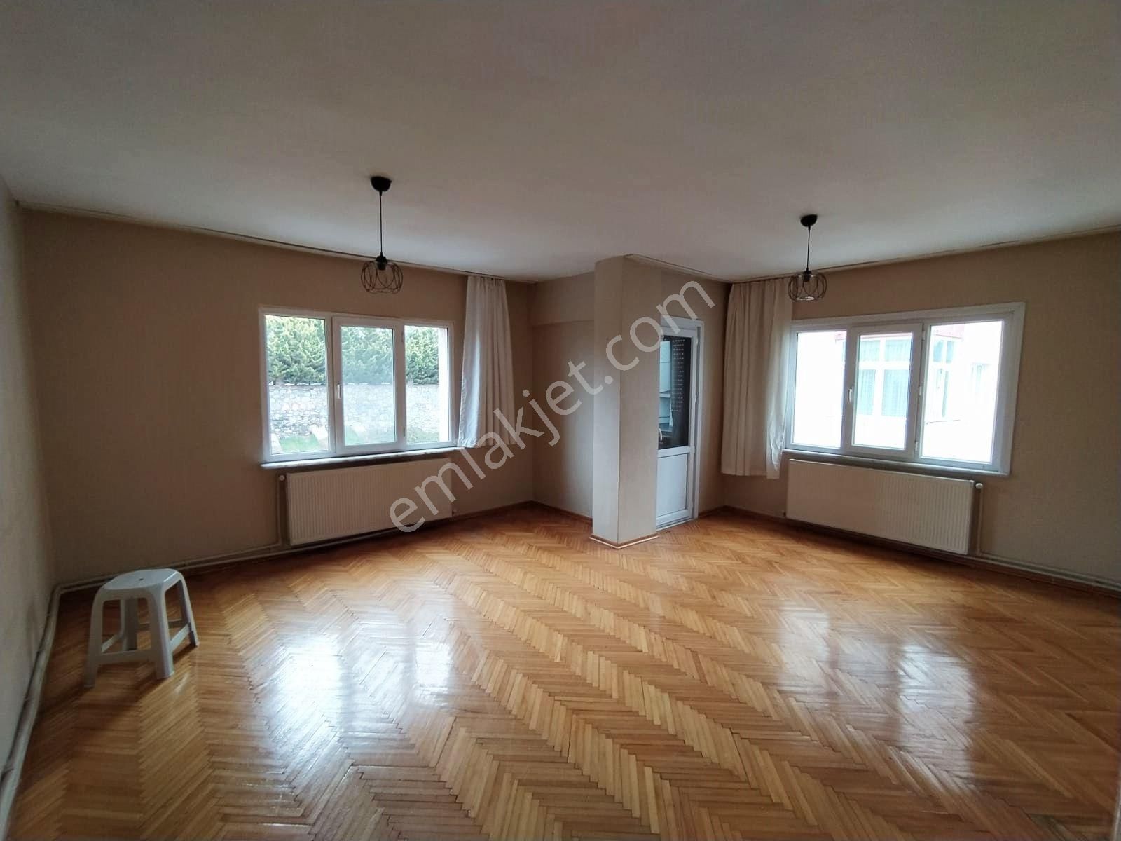 Mertcan Dan Yakacık Meydana Yürüme Arakat 3+1 Balkonlu Kiralık