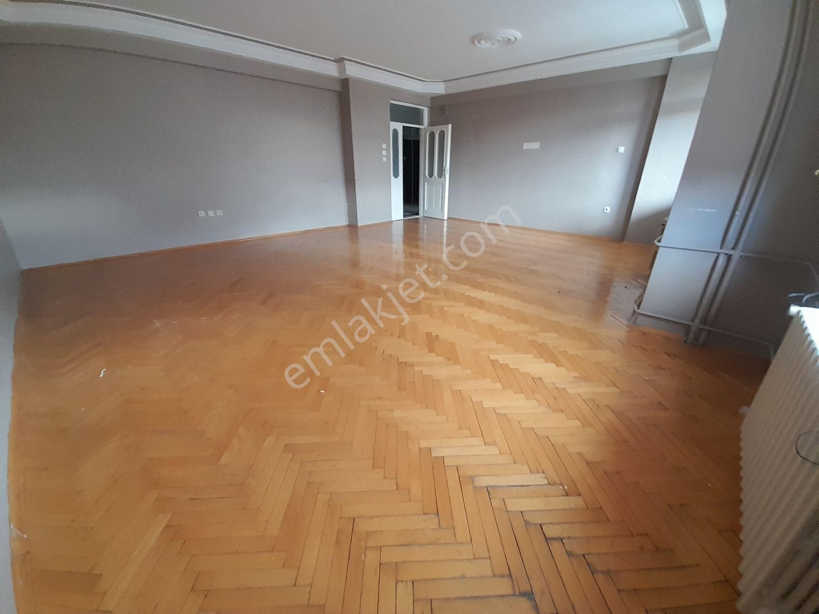 Erciyesevlerde Satılık Geniş 4+1 Daire - Görsel 12