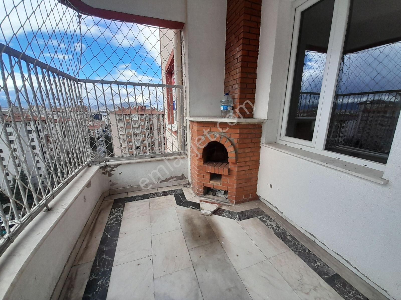 Erciyesevlerde Satılık Geniş 4+1 Daire - Görsel 18