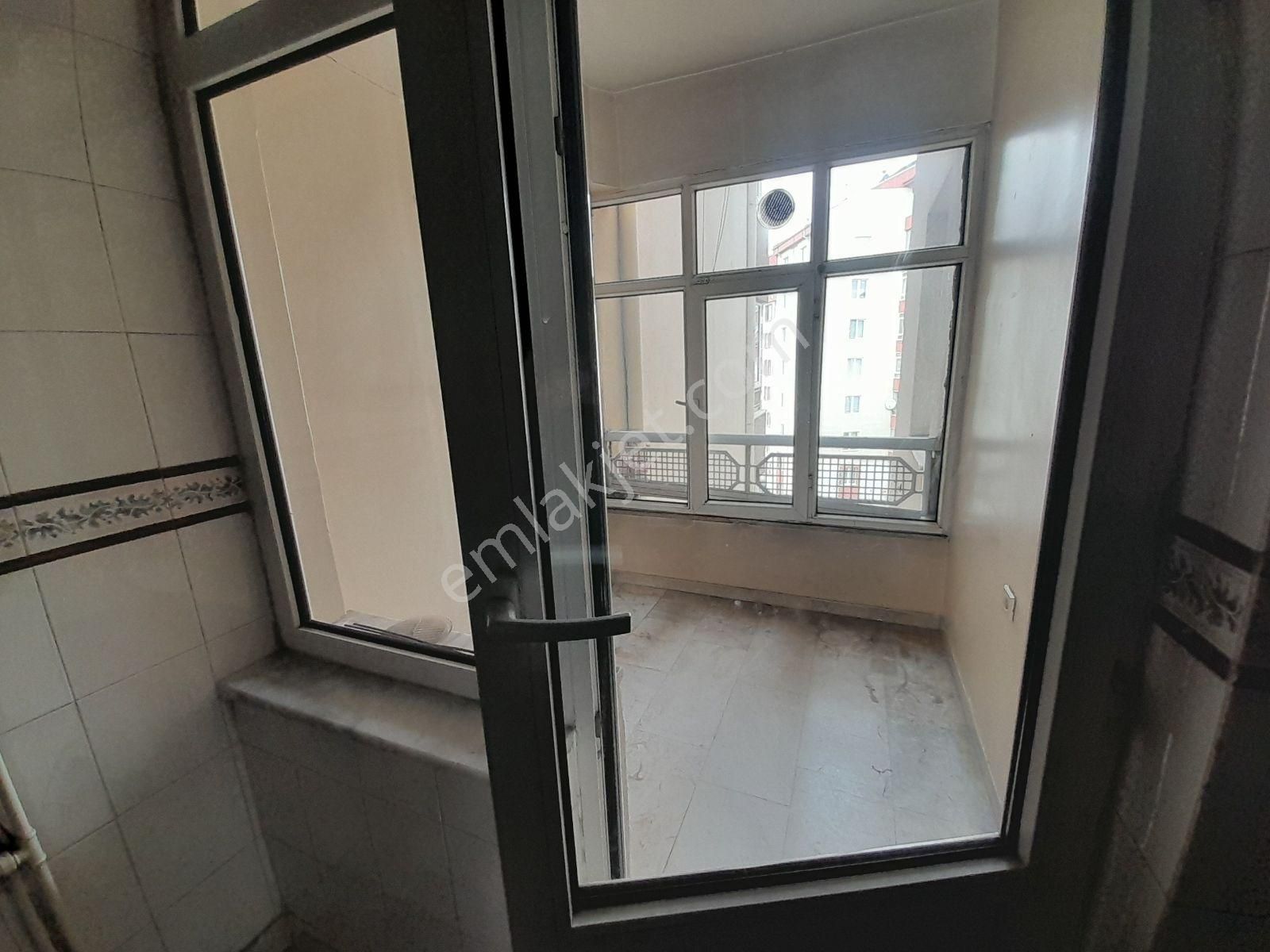 Erciyesevlerde Satılık Geniş 4+1 Daire - Görsel 6