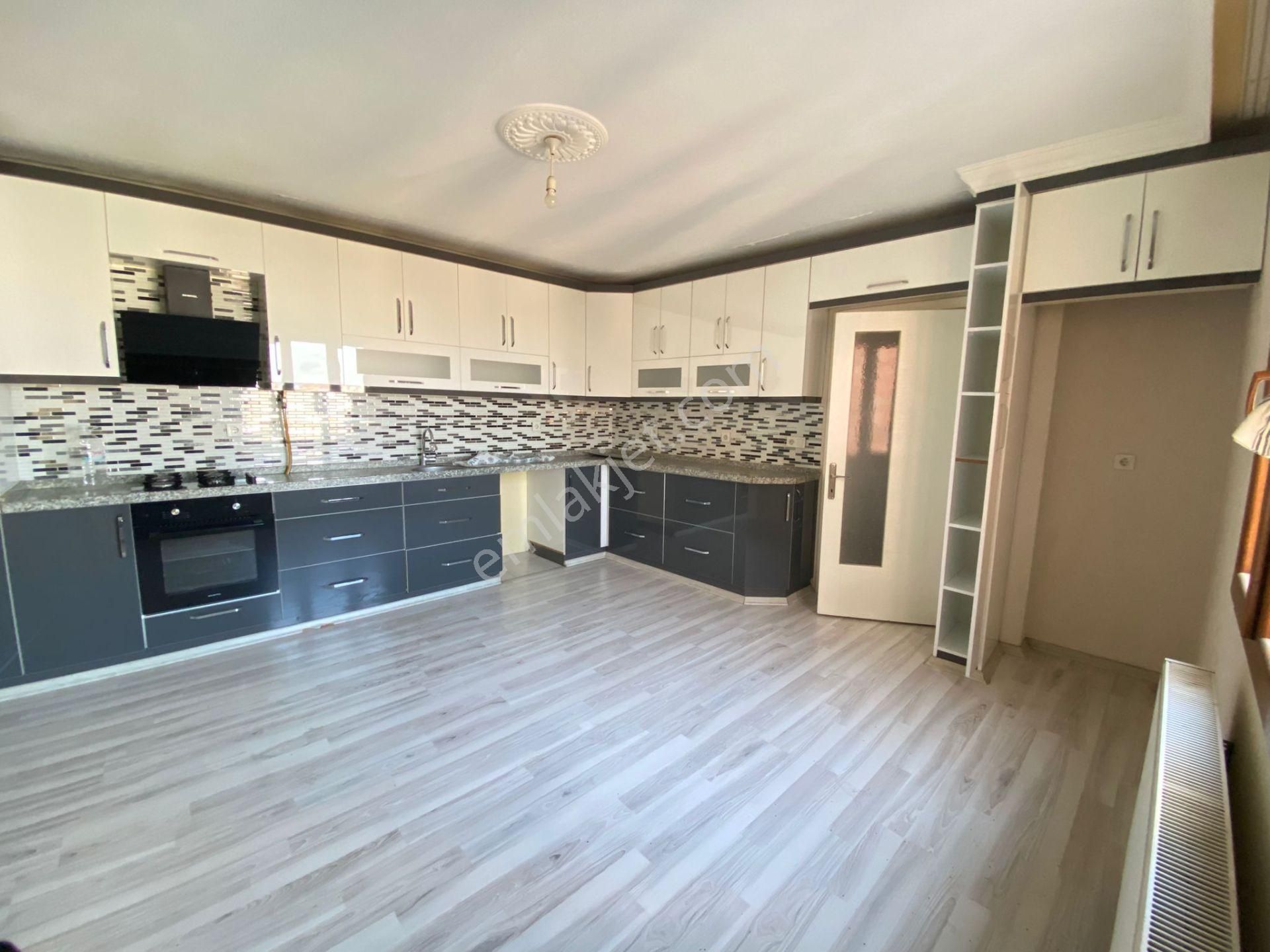 Ağabey Gayrimenkul Den Atatürk Mahallesinde Satılık Daire