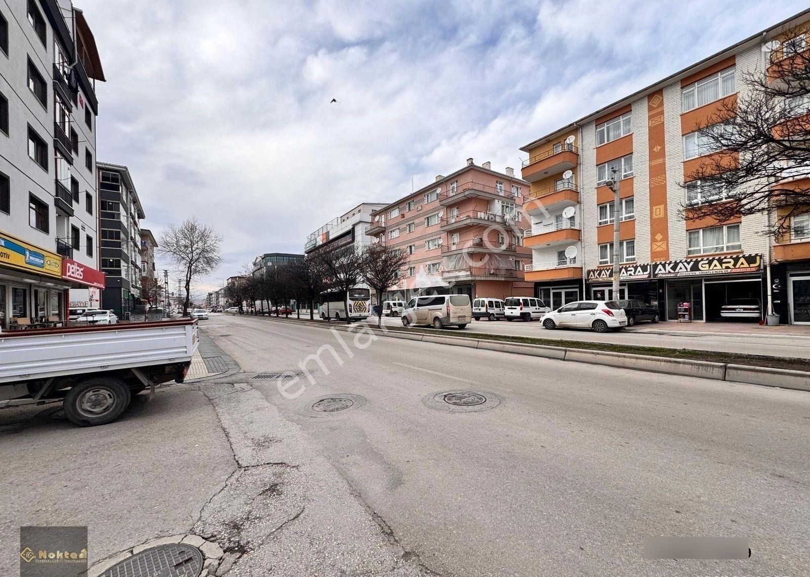 Sincan İstasyon Mahallesinde Köşe Cephe Ara Kat 3+1//120m2 - Görsel 20