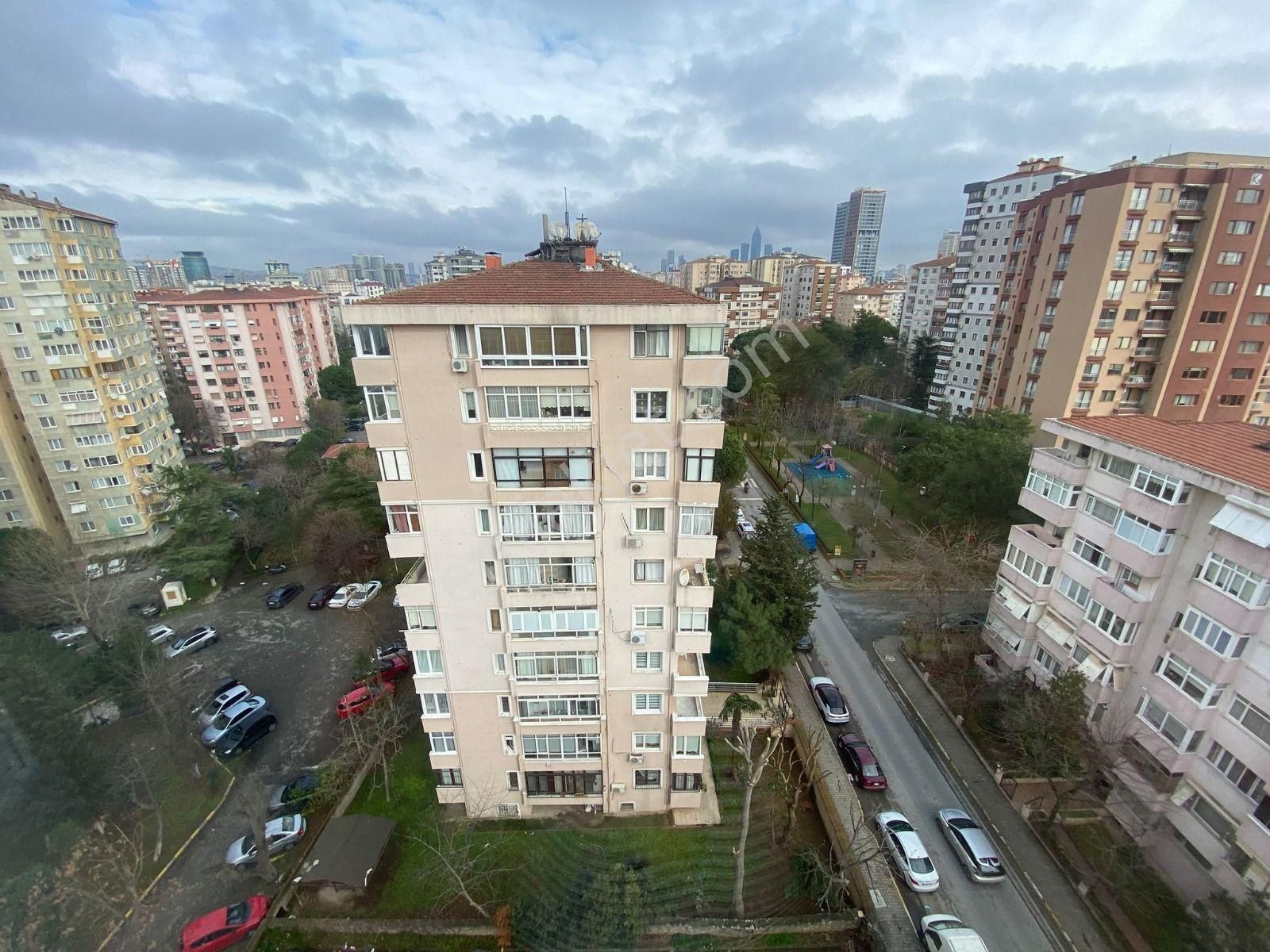 Poyraz'dan Kozyatağı'nda Koru Manzaralı Çift Balkonlu 145 M2 3+1 - Görsel 20