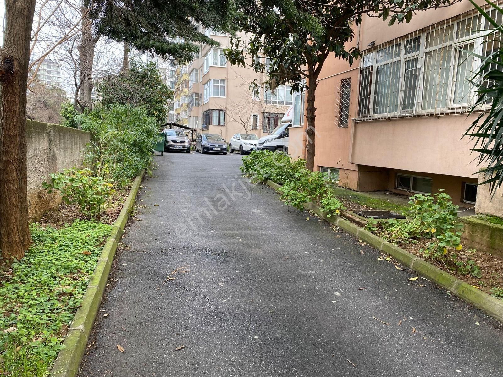 Poyraz'dan Kozyatağı'nda Koru Manzaralı Çift Balkonlu 145 M2 3+1 - Görsel 31
