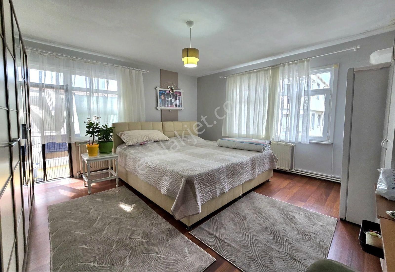 Weal World' Den E5, Metrobüs Yakını, Bir Kat Eksiği Olan, 3+1, 150 M2, Geniş Fırsat Daire .. - Görsel 12