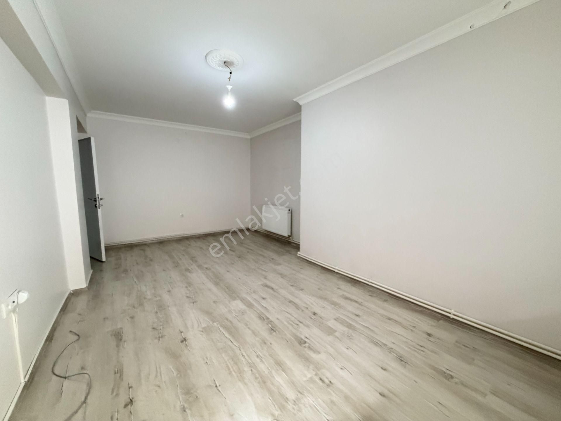 Gökçe Emlak'tan Sarayda Giysi Odalı 3+1 Full Yapı Satılık Daire - Görsel 13