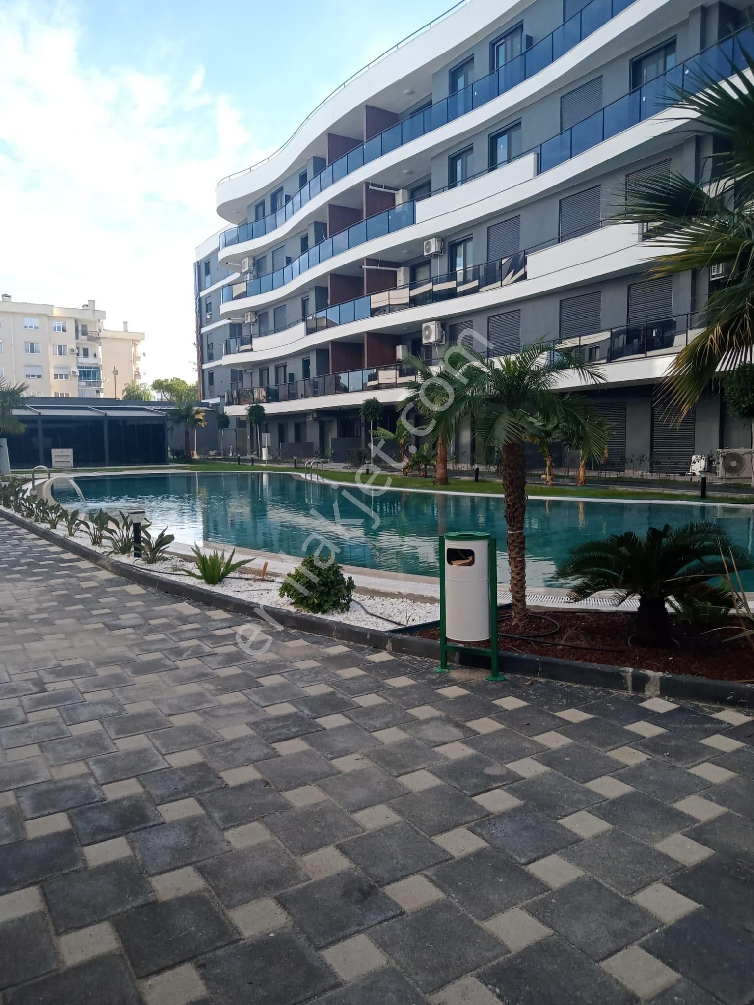 Kuşadası Kadınlar Denizinde Satılık Sıfır 2+1 Daire - Görsel 3