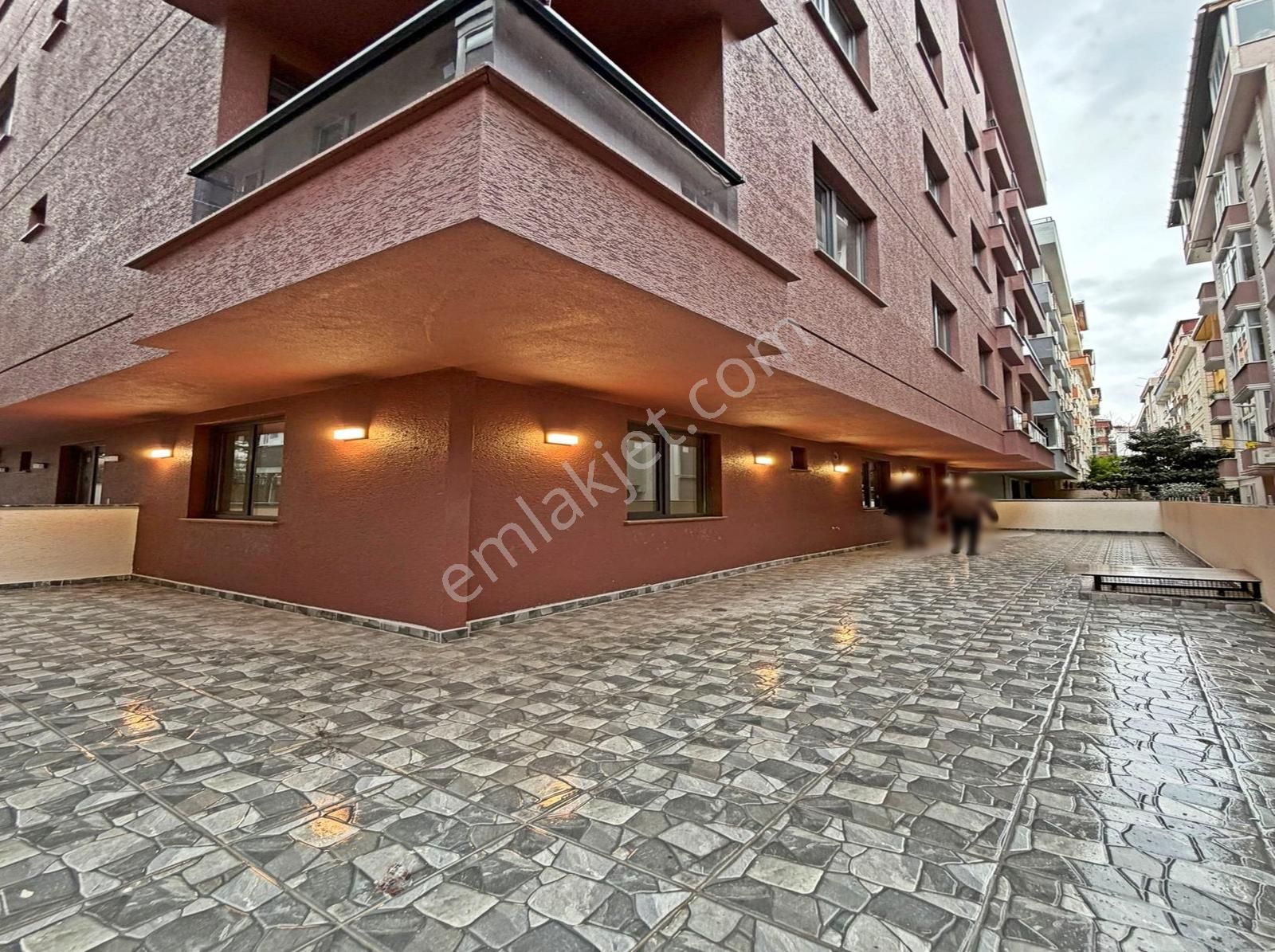 Metrobüse Yakın Sıfır Binada Büyük M2 Bahçeli 2+1 Bahçe Katı - Görsel 10