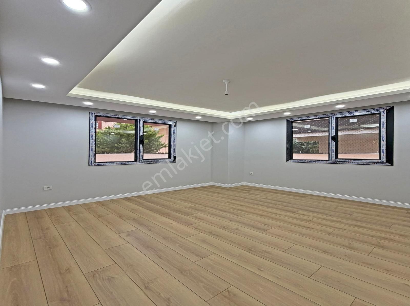 Metrobüse Yakın Sıfır Binada Büyük M2 Bahçeli 2+1 Bahçe Katı - Görsel 2