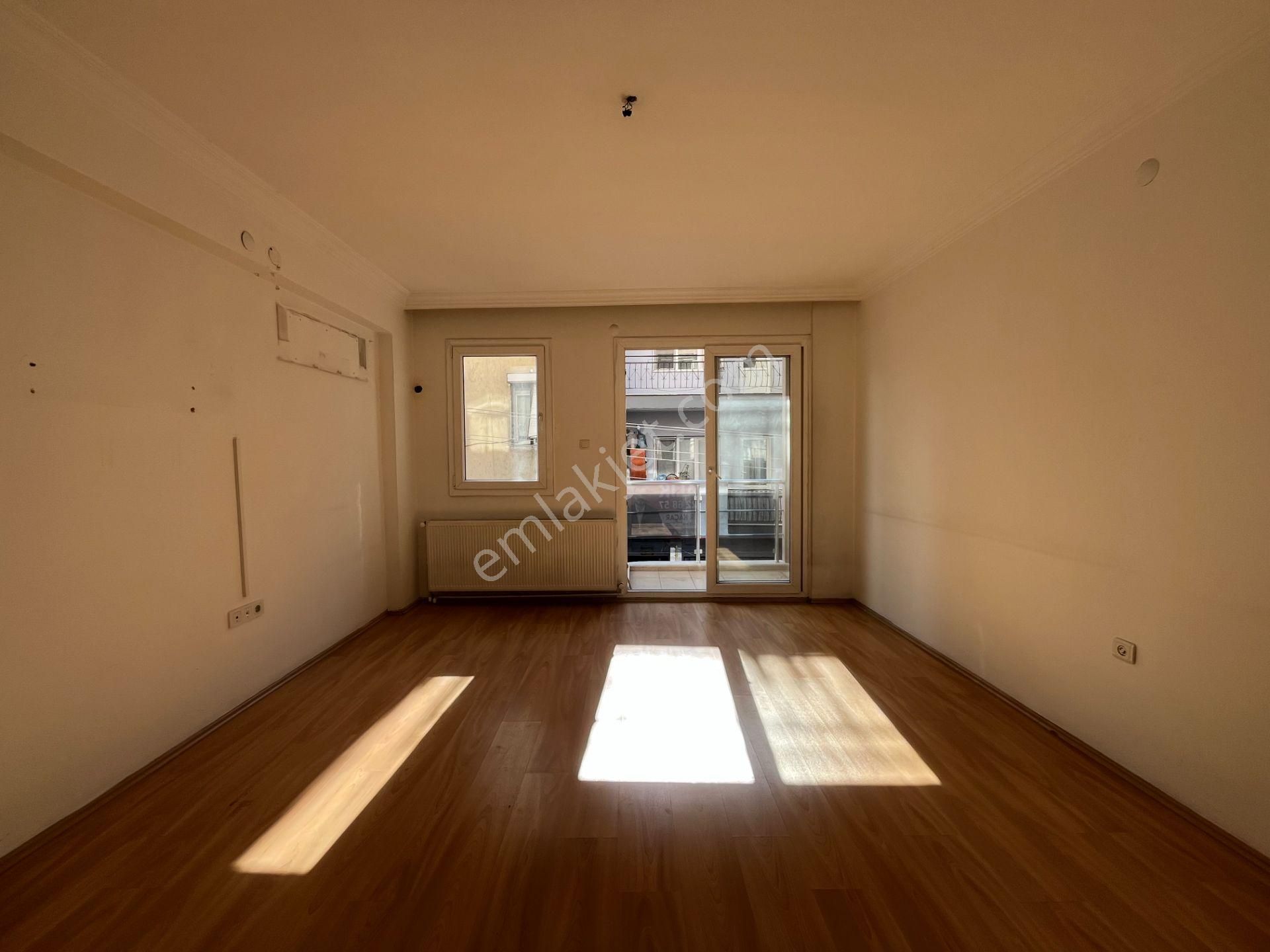 Bayraklı Sevgi Yolu Yakını Doğalgazlı Ve Ankastreli 2+1 Kiralık Daire - Görsel 5