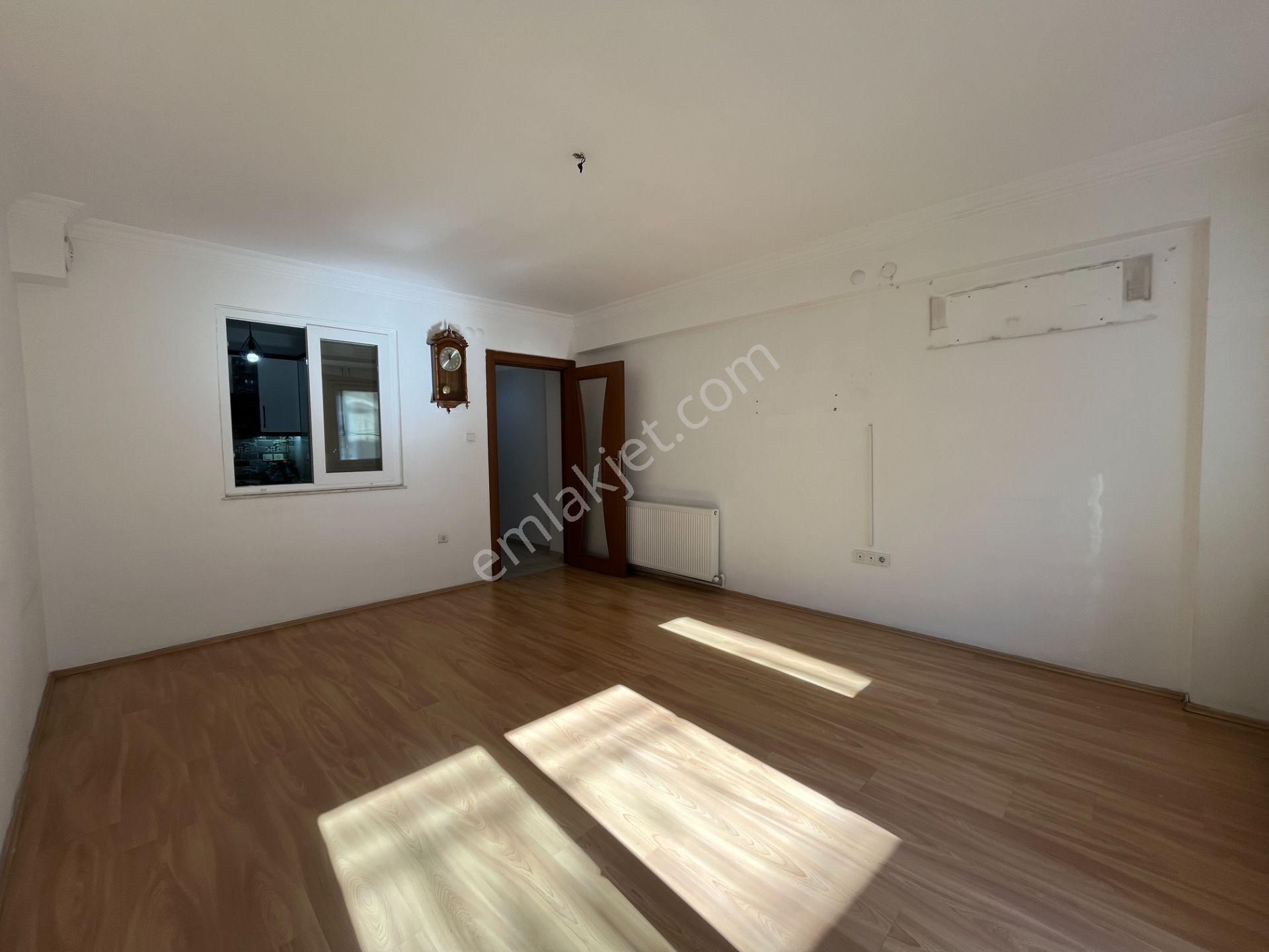 Bayraklı Sevgi Yolu Yakını Doğalgazlı Ve Ankastreli 2+1 Kiralık Daire - Görsel 3