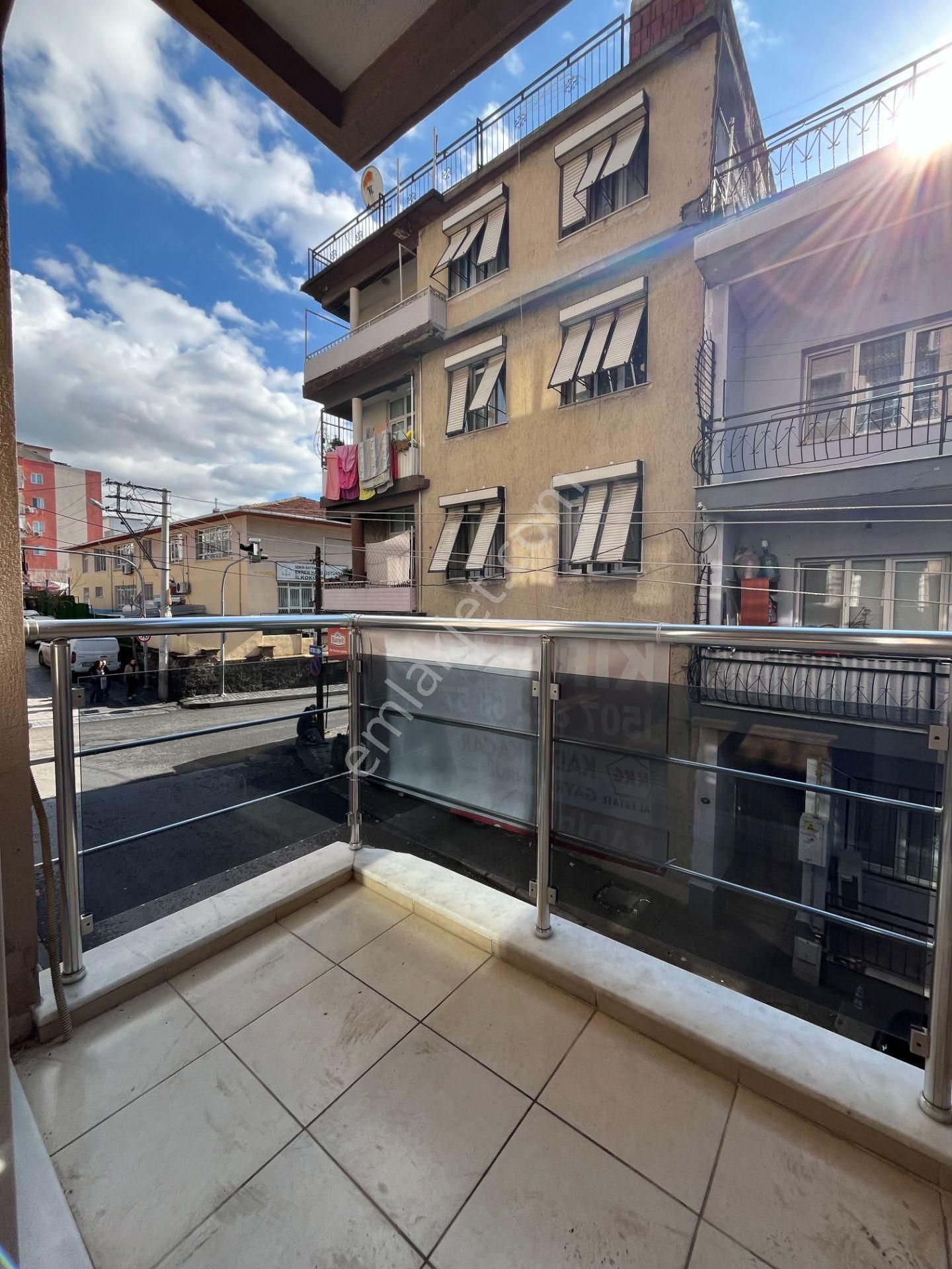 Bayraklı Sevgi Yolu Yakını Doğalgazlı Ve Ankastreli 2+1 Kiralık Daire - Görsel 6