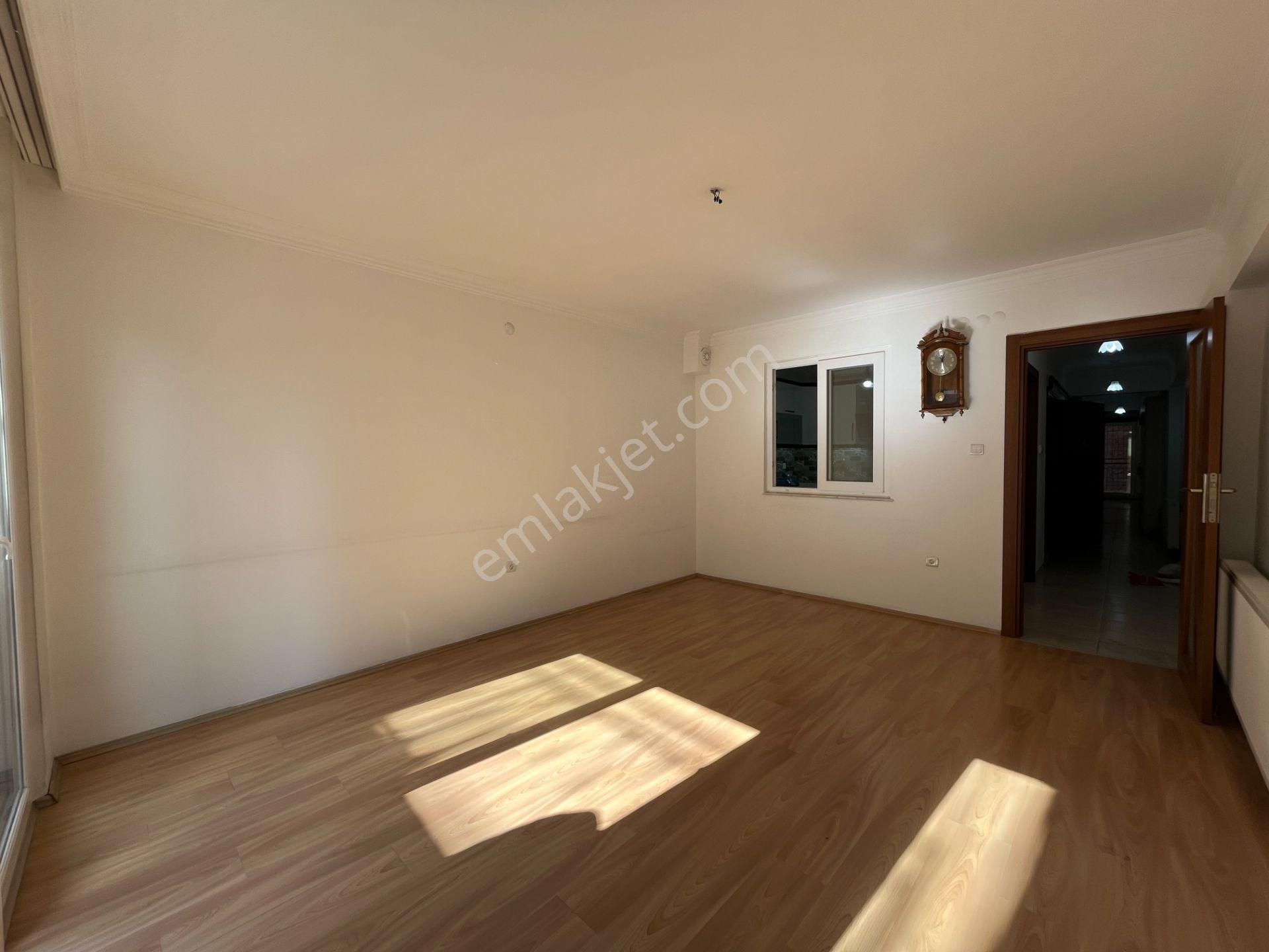 Bayraklı Sevgi Yolu Yakını Doğalgazlı Ve Ankastreli 2+1 Kiralık Daire - Görsel 4