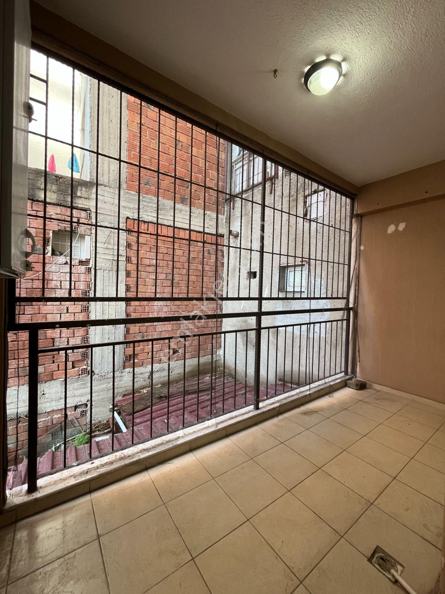 Bayraklı Sevgi Yolu Yakını Doğalgazlı Ve Ankastreli 2+1 Kiralık Daire - Görsel 26