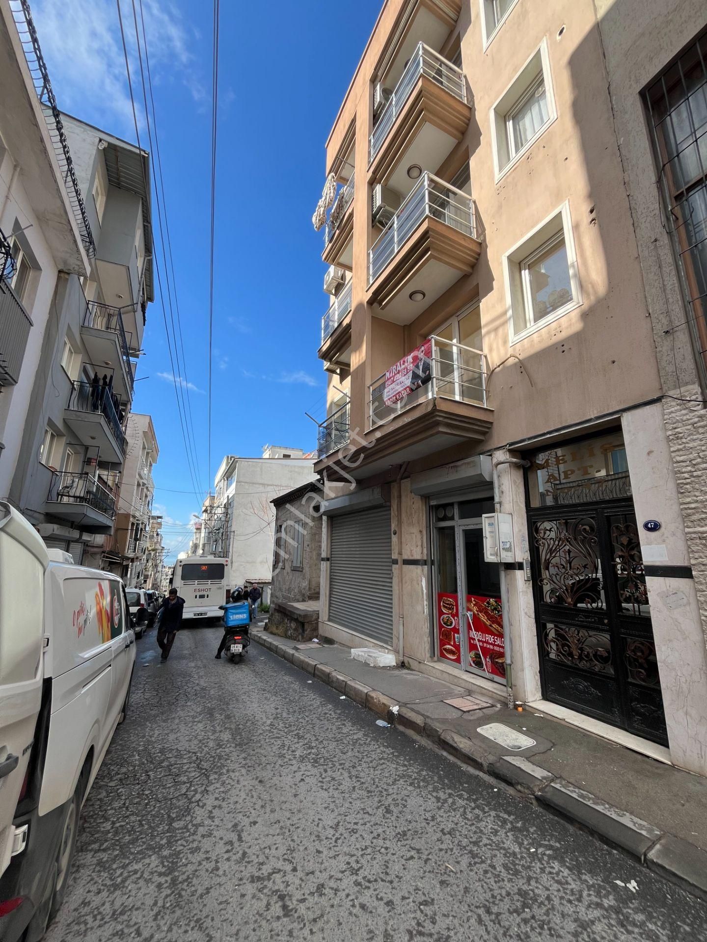 Bayraklı Sevgi Yolu Yakını Doğalgazlı Ve Ankastreli 2+1 Kiralık Daire - Görsel 33