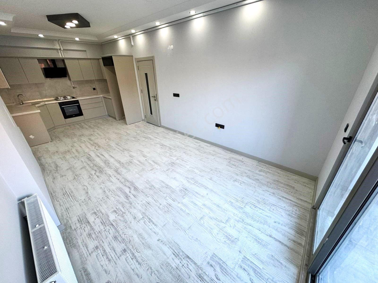 Edremit Merkez'de Aygülden Ön Cephe Sıfır Doğalgazlı Ebeveyn Banyolu Asansörlü Acil2+1 Satılık Daire - Görsel 7