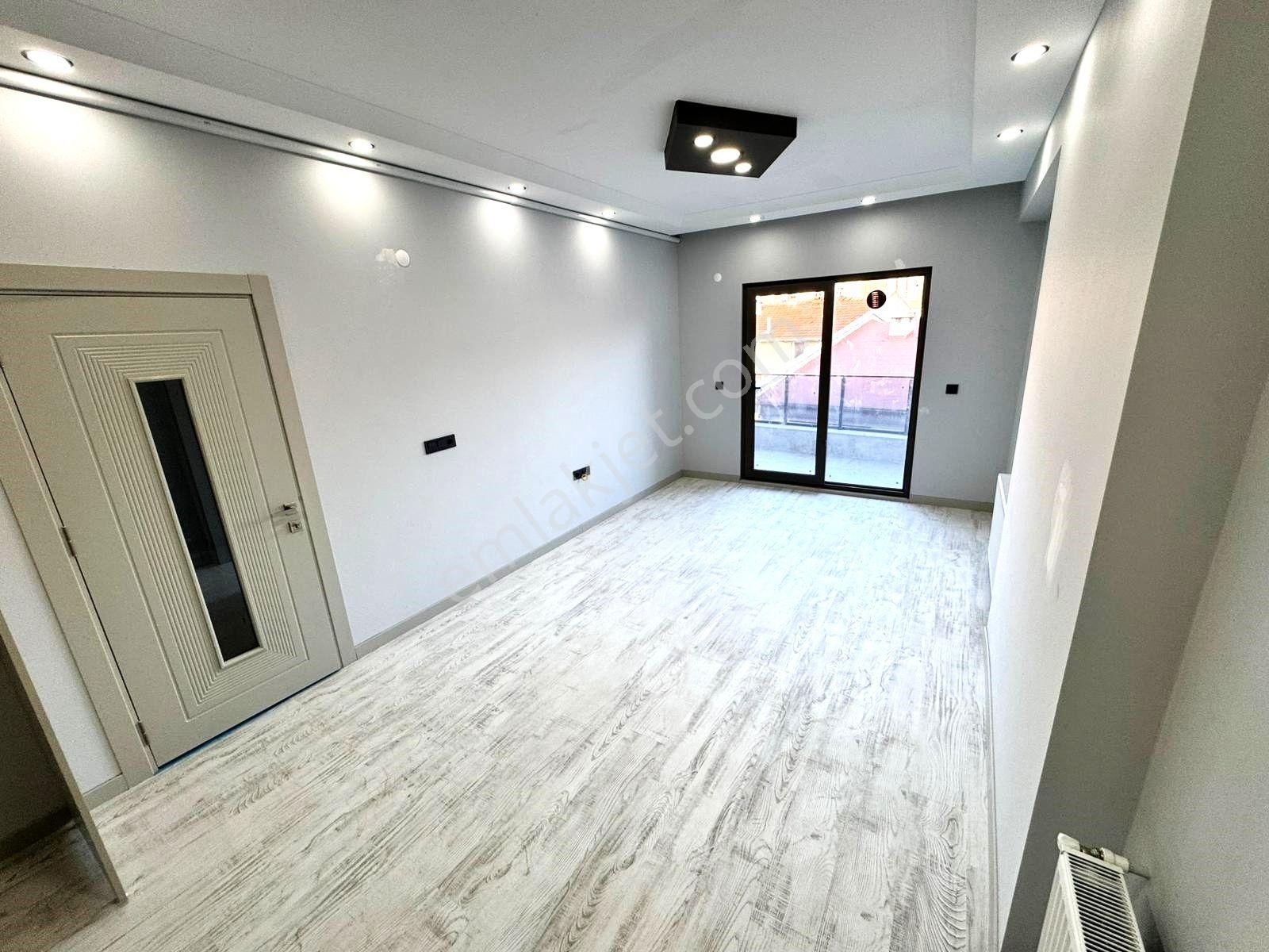 Edremit Merkez'de Aygülden Ön Cephe Sıfır Doğalgazlı Ebeveyn Banyolu Asansörlü Acil2+1 Satılık Daire - Görsel 4