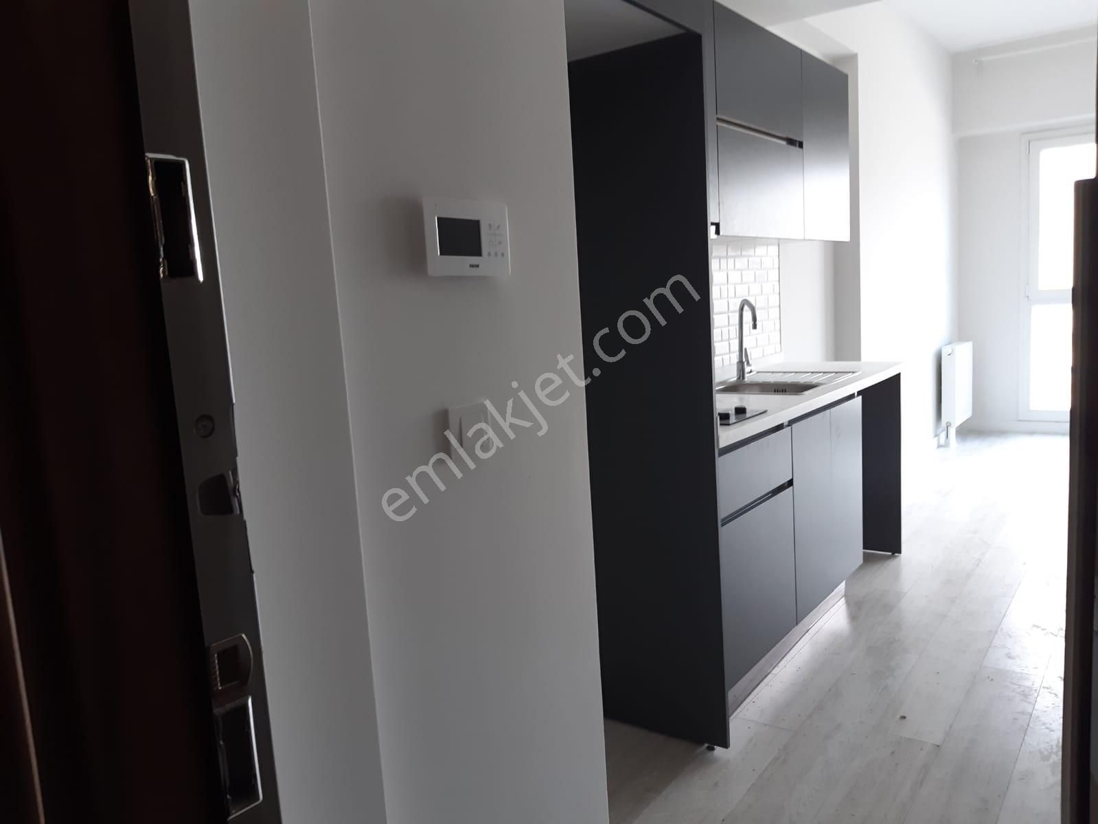 Babacan Premium Sitesi Satılık Daire 1+0 Orta Kat Boş