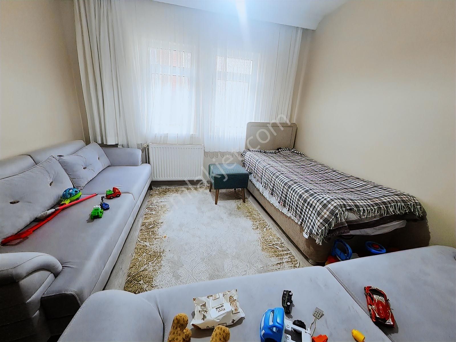 Oğuzlar Mh. Merkezi Konumda Asansörlü Sitede Ara Kat Daire - Görsel 23