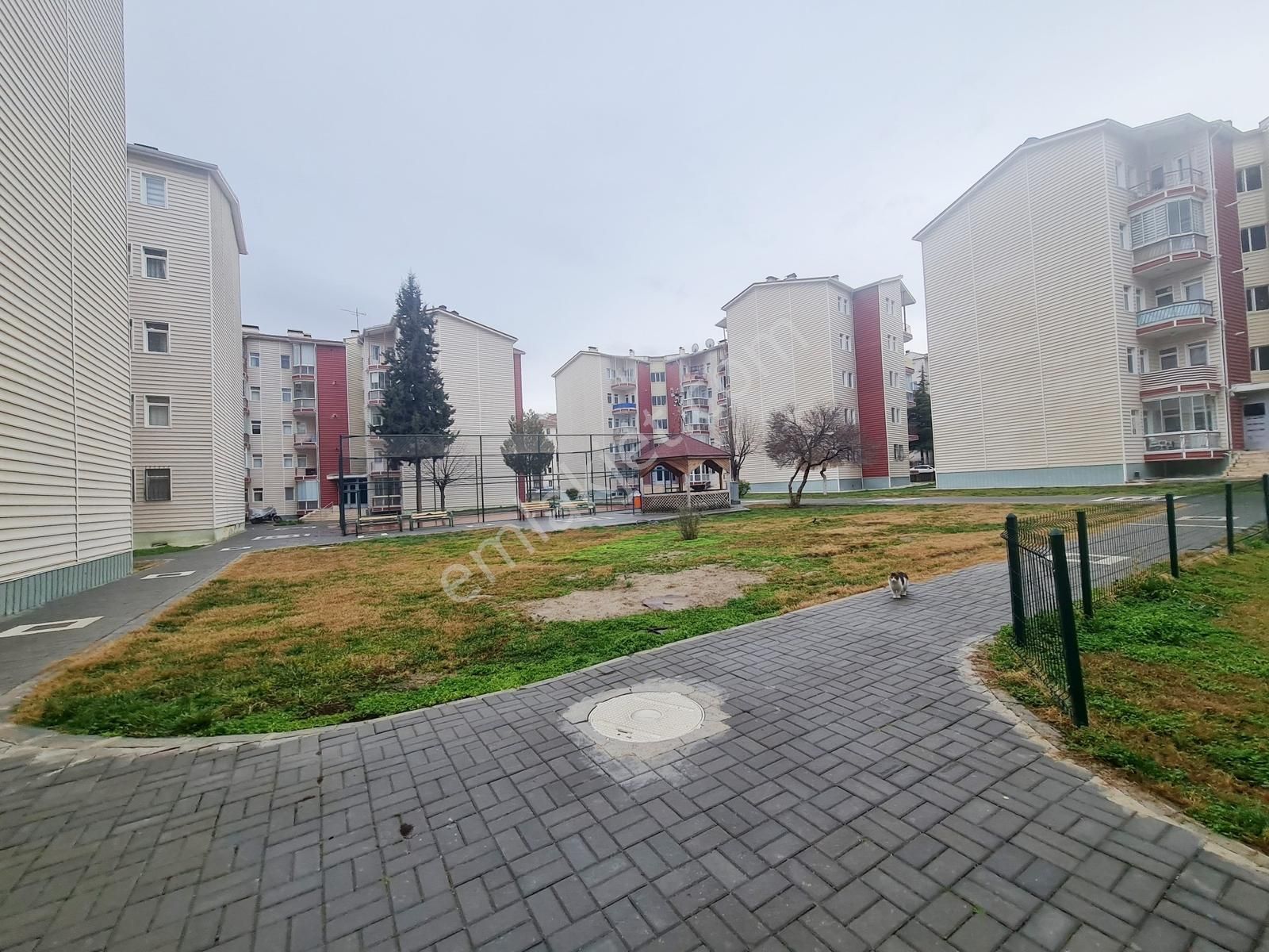 Oğuzlar Mh. Merkezi Konumda Asansörlü Sitede Ara Kat Daire - Görsel 31