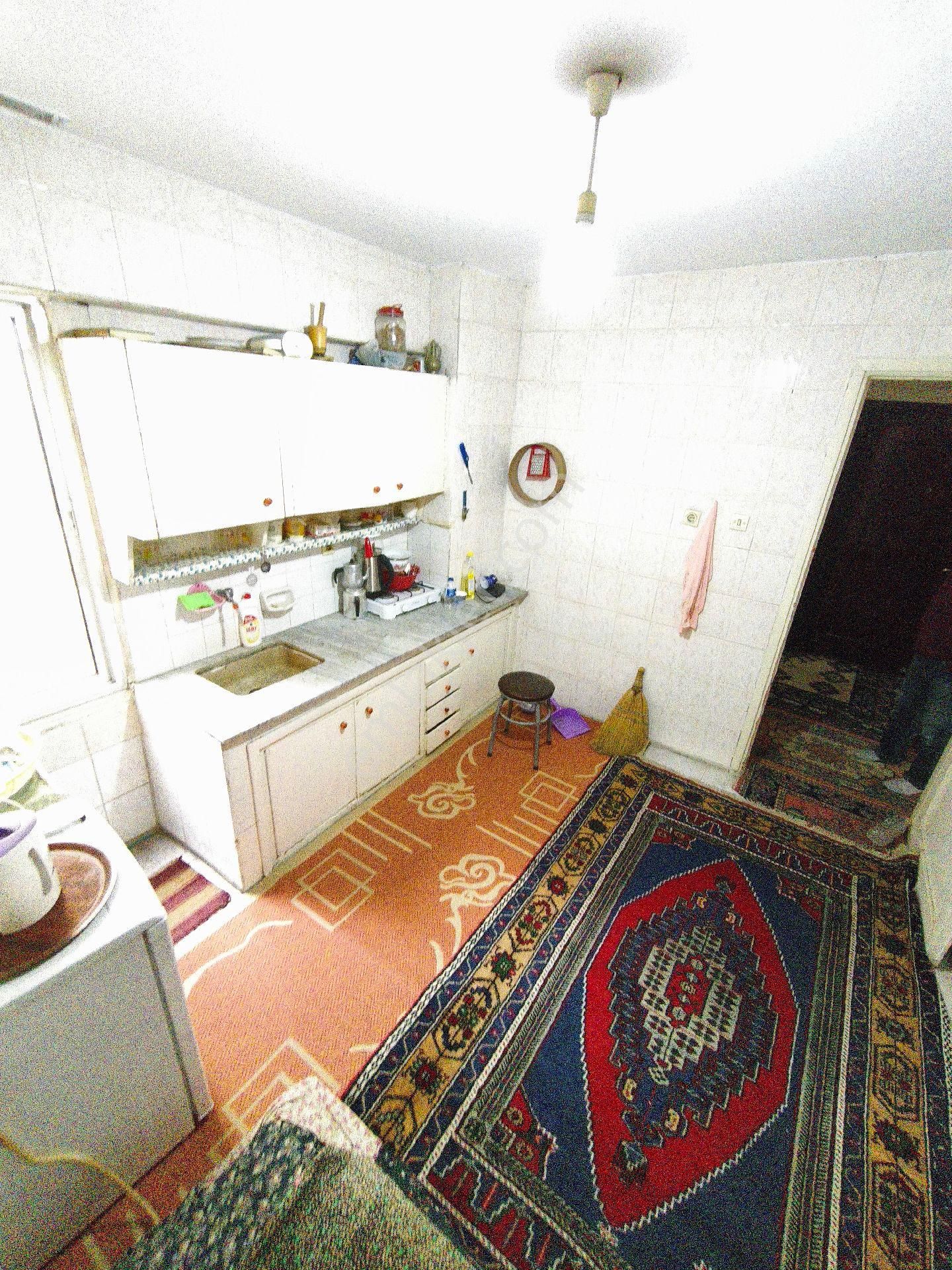 Yeşilyurt Hastanesi Ve Ordu Caddesi Yakını 2+1 90m² Arakat Doğalgaz Kapıda Fırsat Daire - Görsel 4