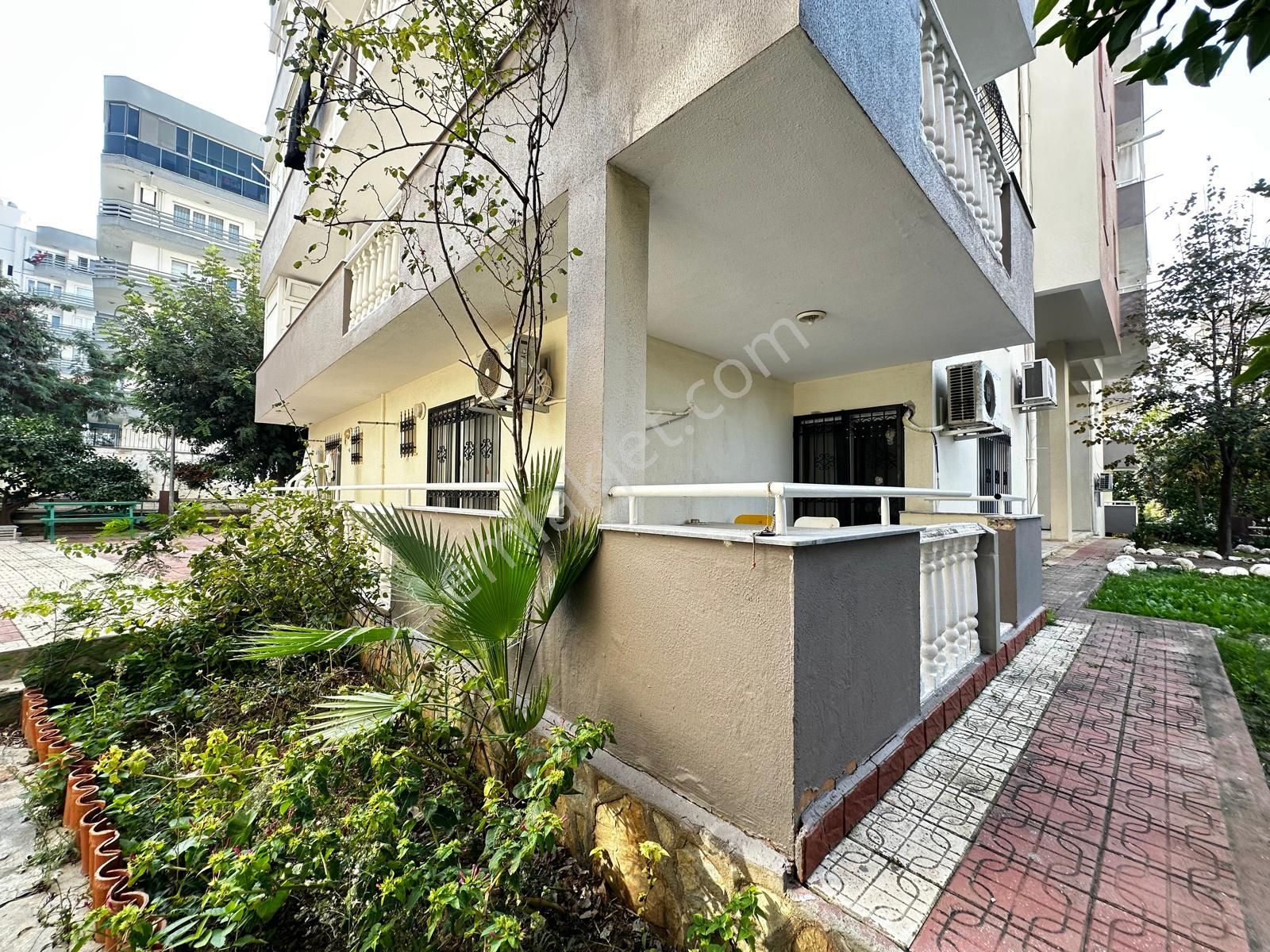 Kuşadası Ege Mah Havuzlu Sitede 3+1 Yüksek Giriş - Görsel 2