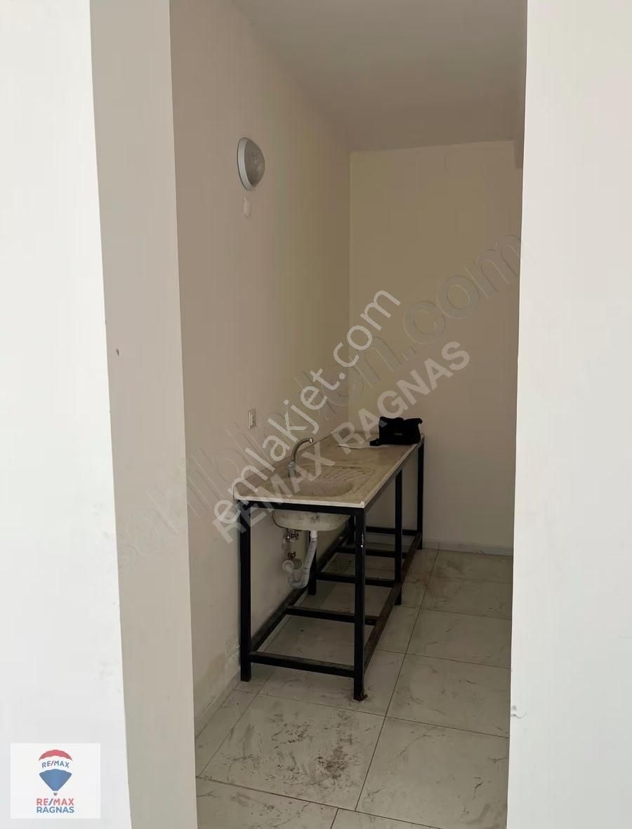 Sultanbeyli Yavuzselim Mahallesinde Satılık Dükkan - Görsel 2