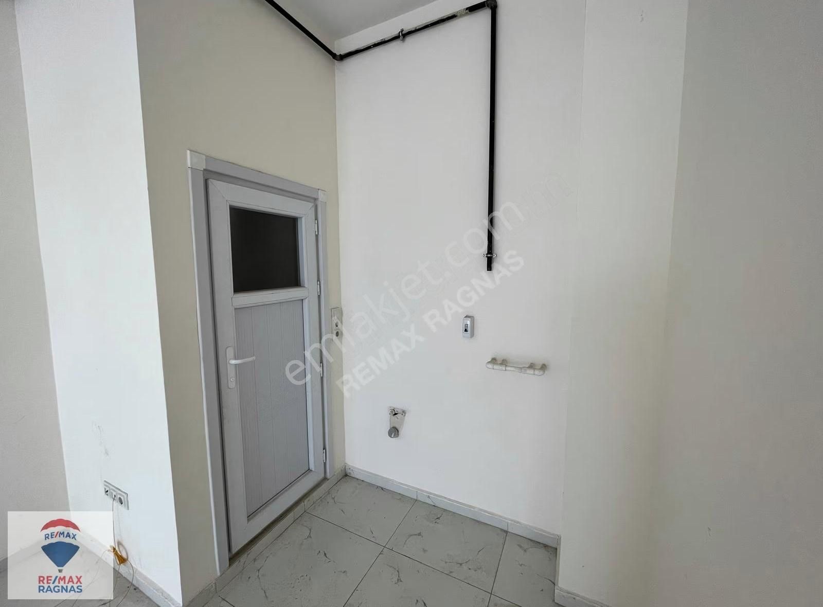 Sultanbeyli Yavuzselim Mahallesinde Satılık Dükkan - Görsel 9