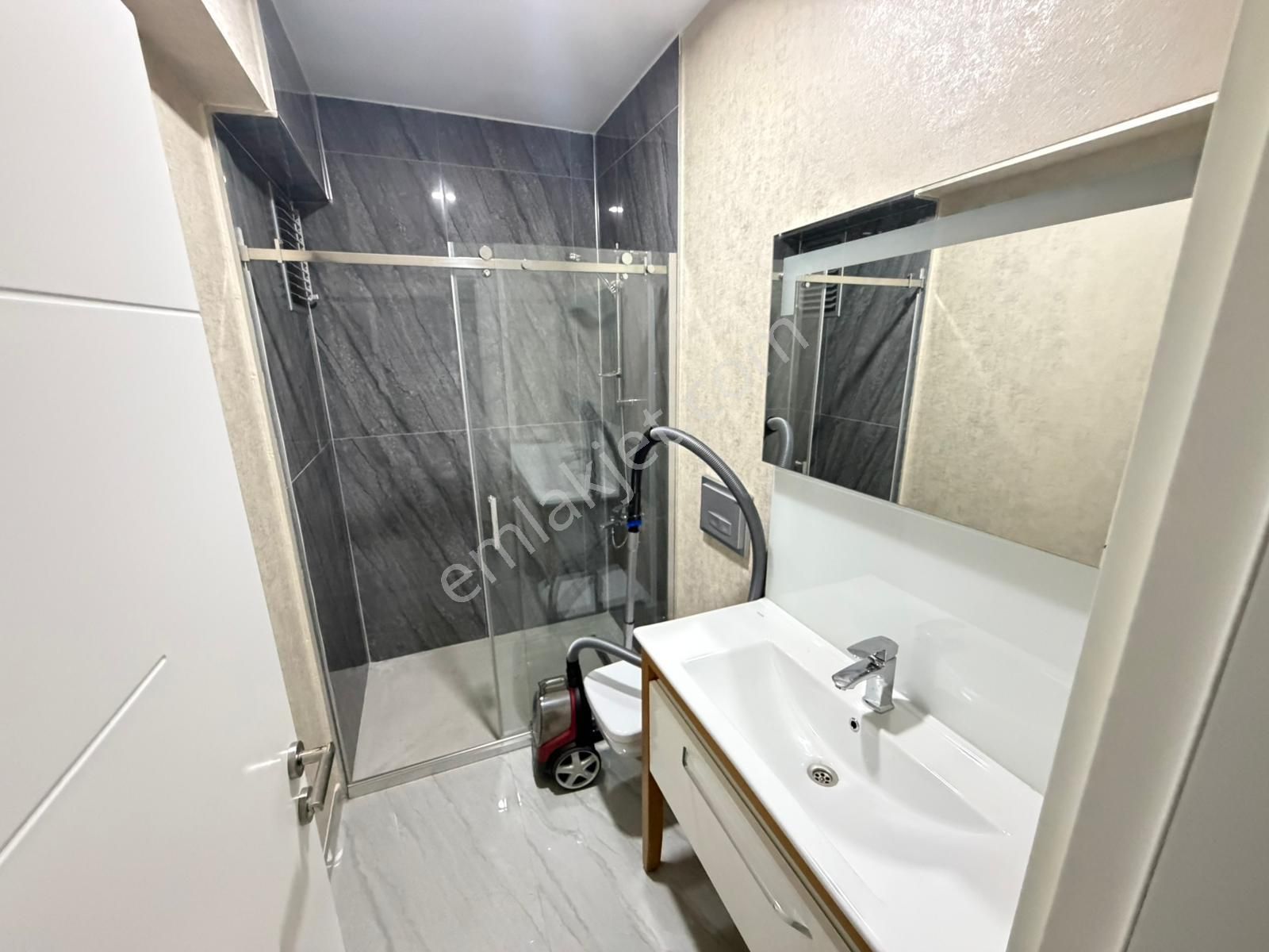 Pursaklar Mehmet Zengin Emlak'tan K. Otoparklı Çift Banyolu 15.kat 4+1 Ultra Lüks Sitede Daire - Görsel 34