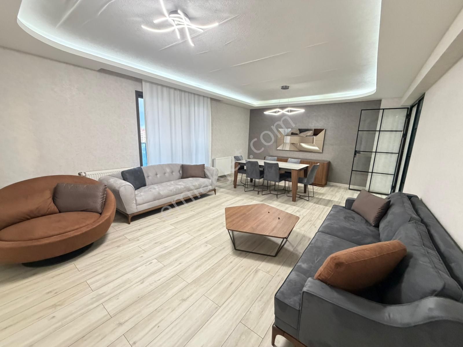 Pursaklar Mehmet Zengin Emlak'tan K. Otoparklı Çift Banyolu 15.kat 4+1 Ultra Lüks Sitede Daire - Görsel 11