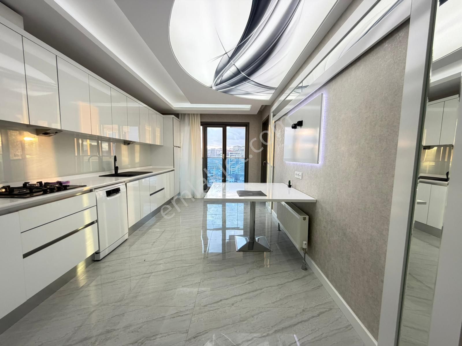 Pursaklar Mehmet Zengin Emlak'tan K. Otoparklı Çift Banyolu 15.kat 4+1 Ultra Lüks Sitede Daire - Görsel 6