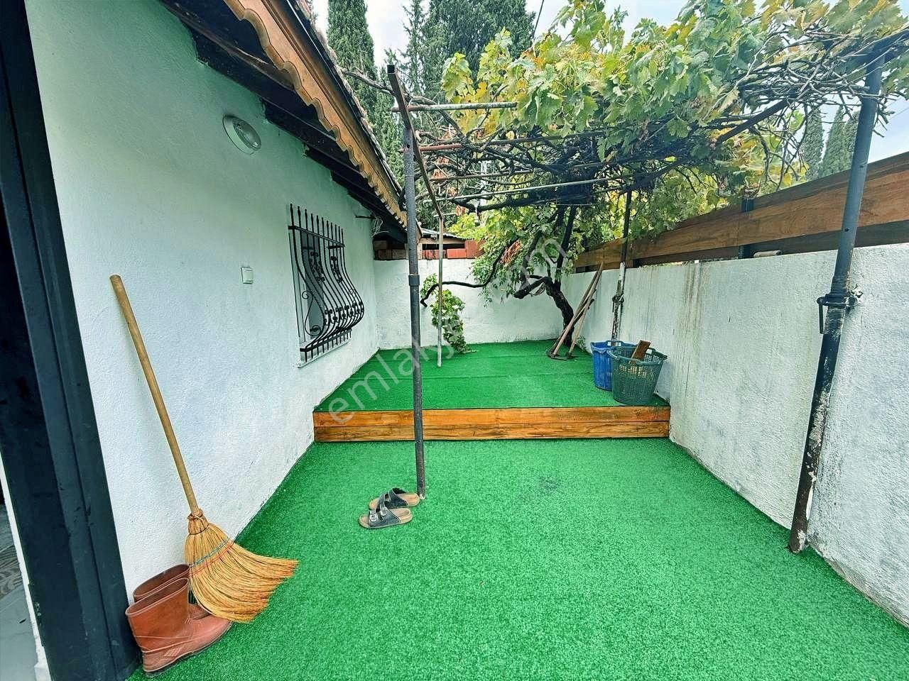 Uytundan Güre Köyünde Yenilenmiş Bahçeli 1+1 Müstakil Köy Evi - Görsel 10