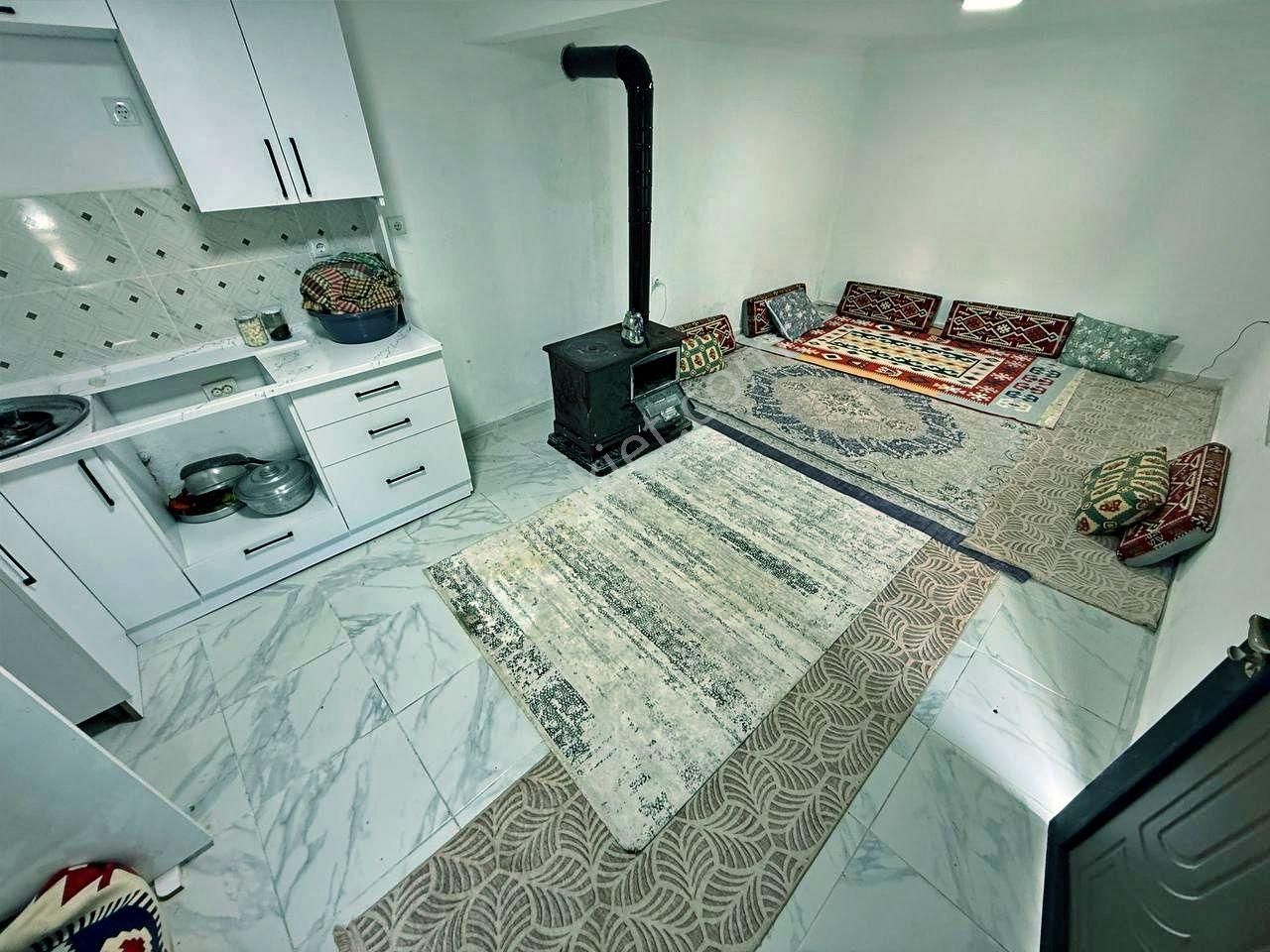 Uytundan Güre Köyünde Yenilenmiş Bahçeli 1+1 Müstakil Köy Evi - Görsel 12