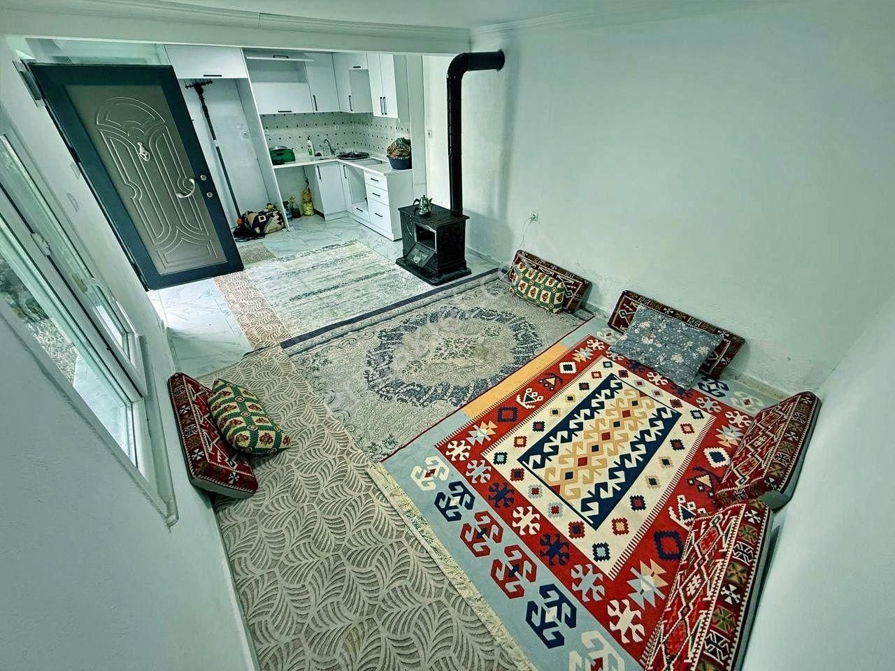 Uytundan Güre Köyünde Yenilenmiş Bahçeli 1+1 Müstakil Köy Evi - Görsel 16