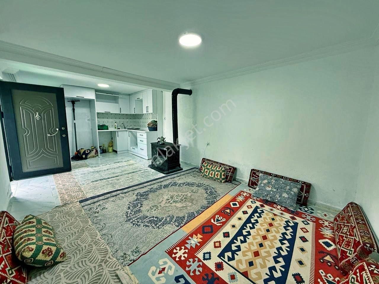 Uytundan Güre Köyünde Yenilenmiş Bahçeli 1+1 Müstakil Köy Evi - Görsel 14