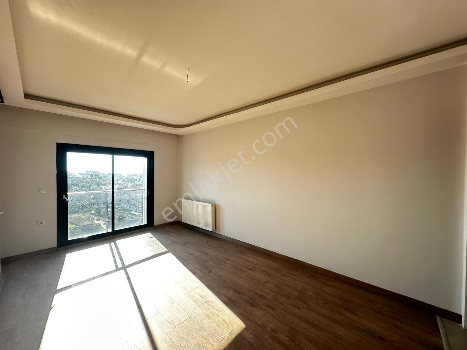 Kuşadası Kadınlar Denizi Bölgesi Plaja 5 Dakika Yürüme Mesafesinde Sıfır 1+1 - Görsel 3