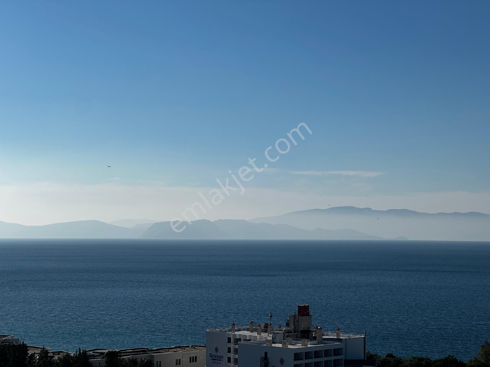 Kuşadası Kadınlar Denizi Bölgesi Plaja 5 Dakika Yürüme Mesafesinde Sıfır 1+1