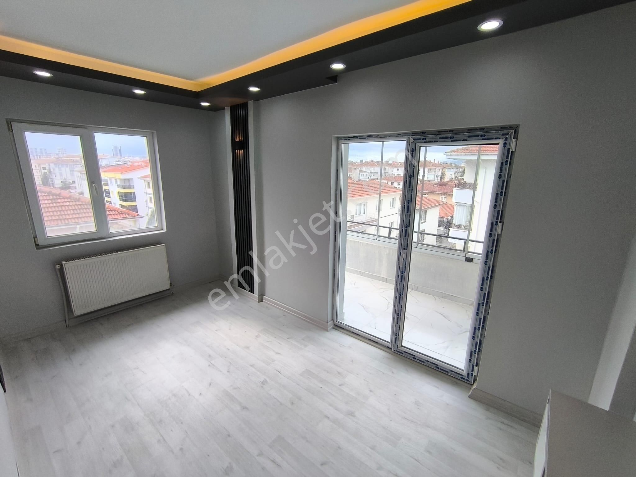 Akşemsettin'de Ultralüks Yapı 3+1 Cadde Üstü Satılık Daire - Görsel 12