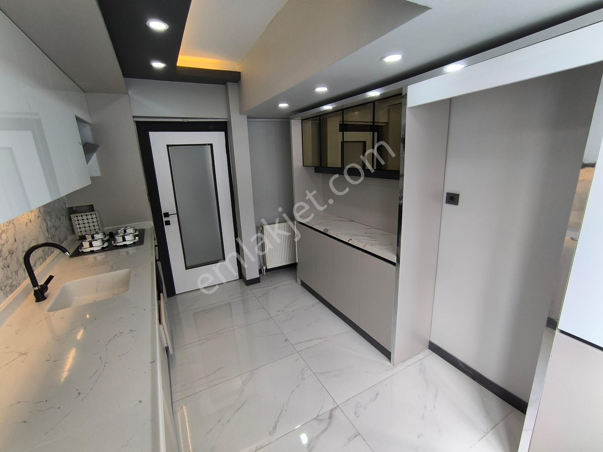 Akşemsettin'de Ultralüks Yapı 3+1 Cadde Üstü Satılık Daire - Görsel 4